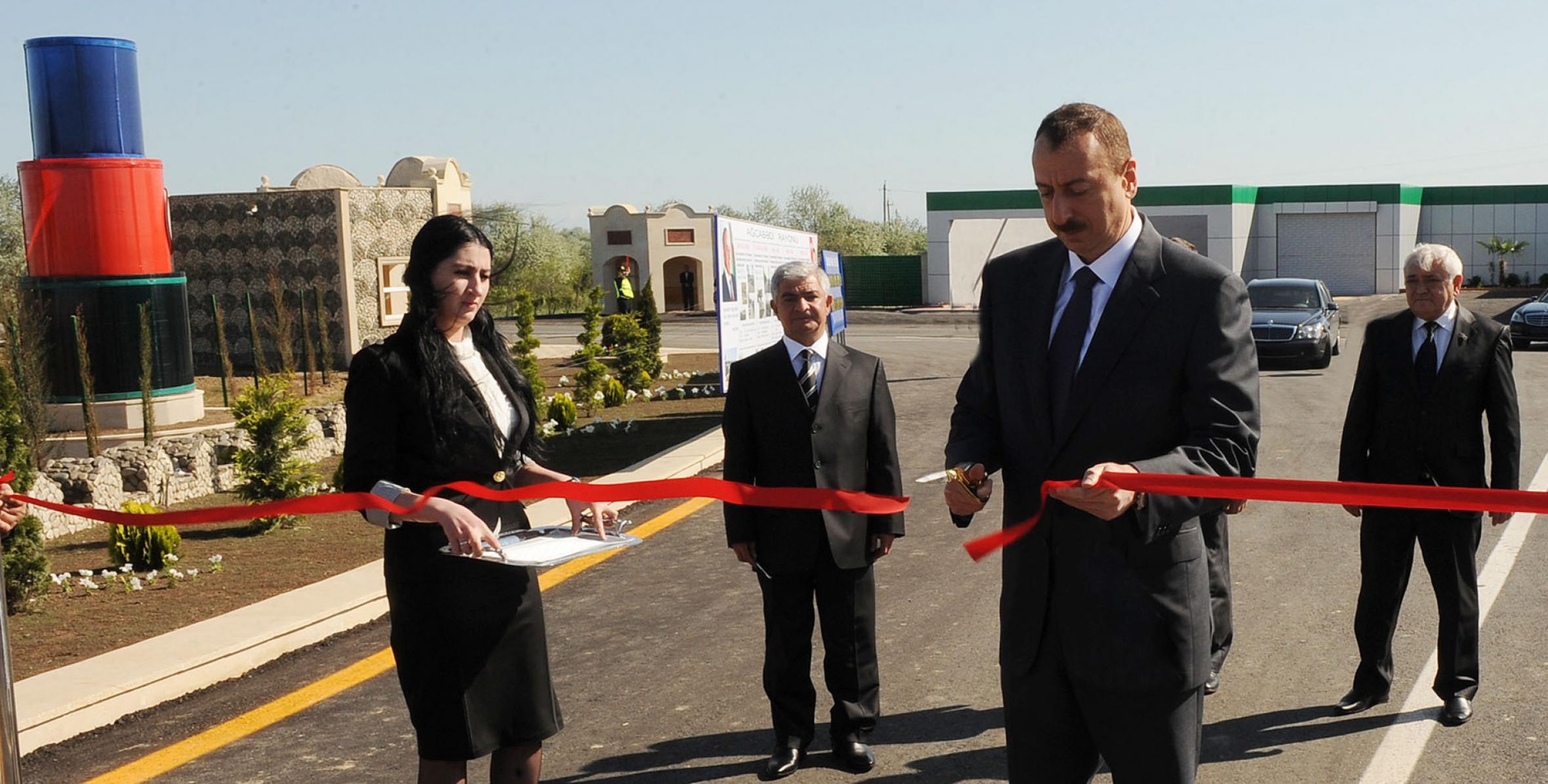 Ильхам Алиев принял участие в открытии автодороги Агджабеди-Гарадолаг-Кябирли