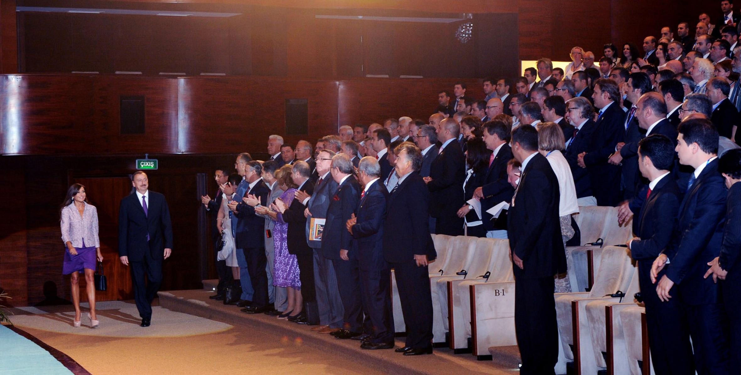 İlham Əliyev Dünya azərbaycanlılarının III qurultayında iştirak etmişdir