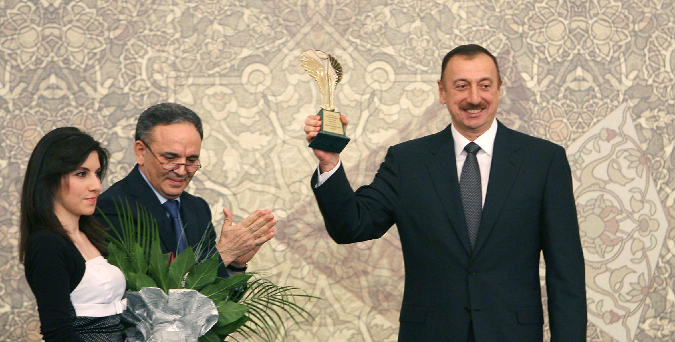 Ilham Aliyev was presented the “Friend of Journalists” Award