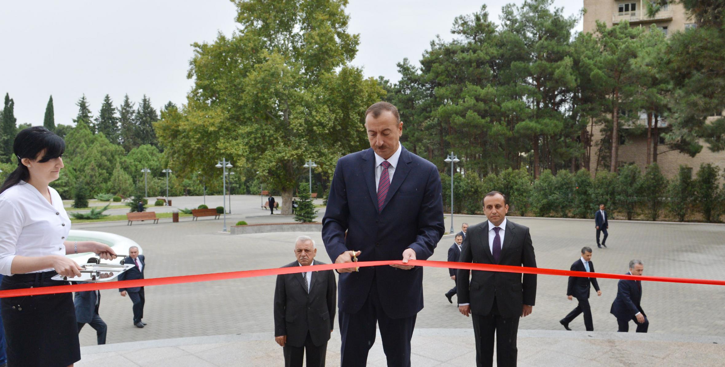 Ильхам Алиев принял участие в открытии Центра Гейдара Алиева в Нафталане