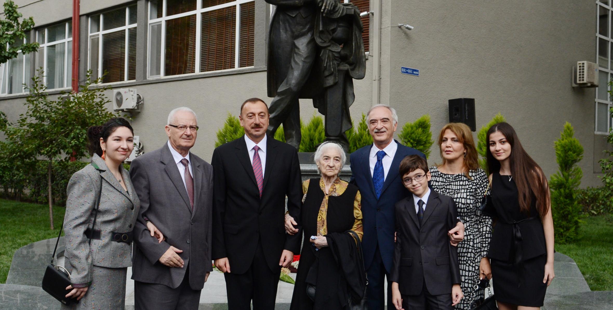 Ilham Aliyev attended a ceremony to unveil a statue of outstanding singer Bulbul