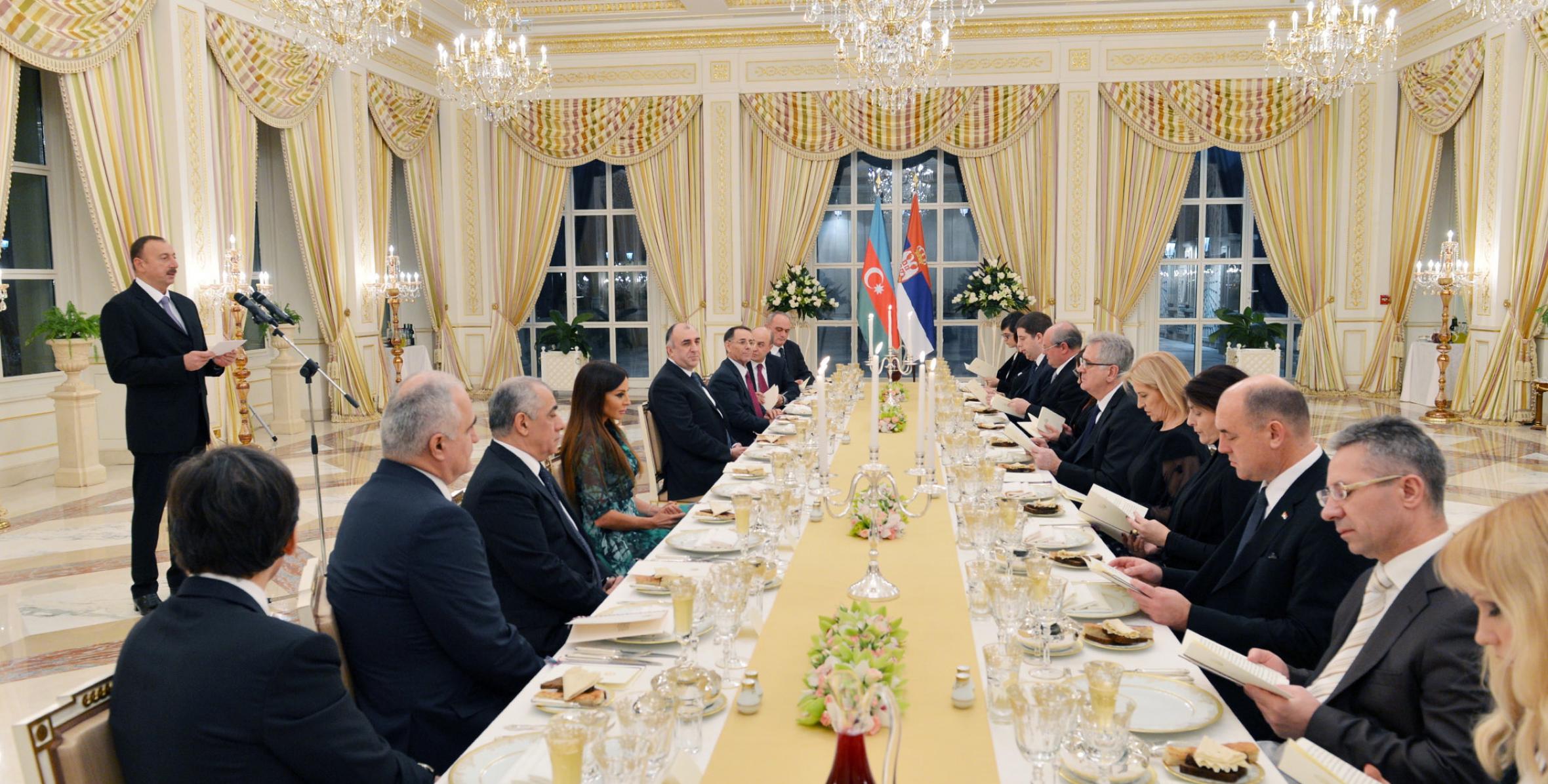 Ilham Aliyev hosted an official reception in honor of President of the Republic of Serbia Tomislav Nikolic