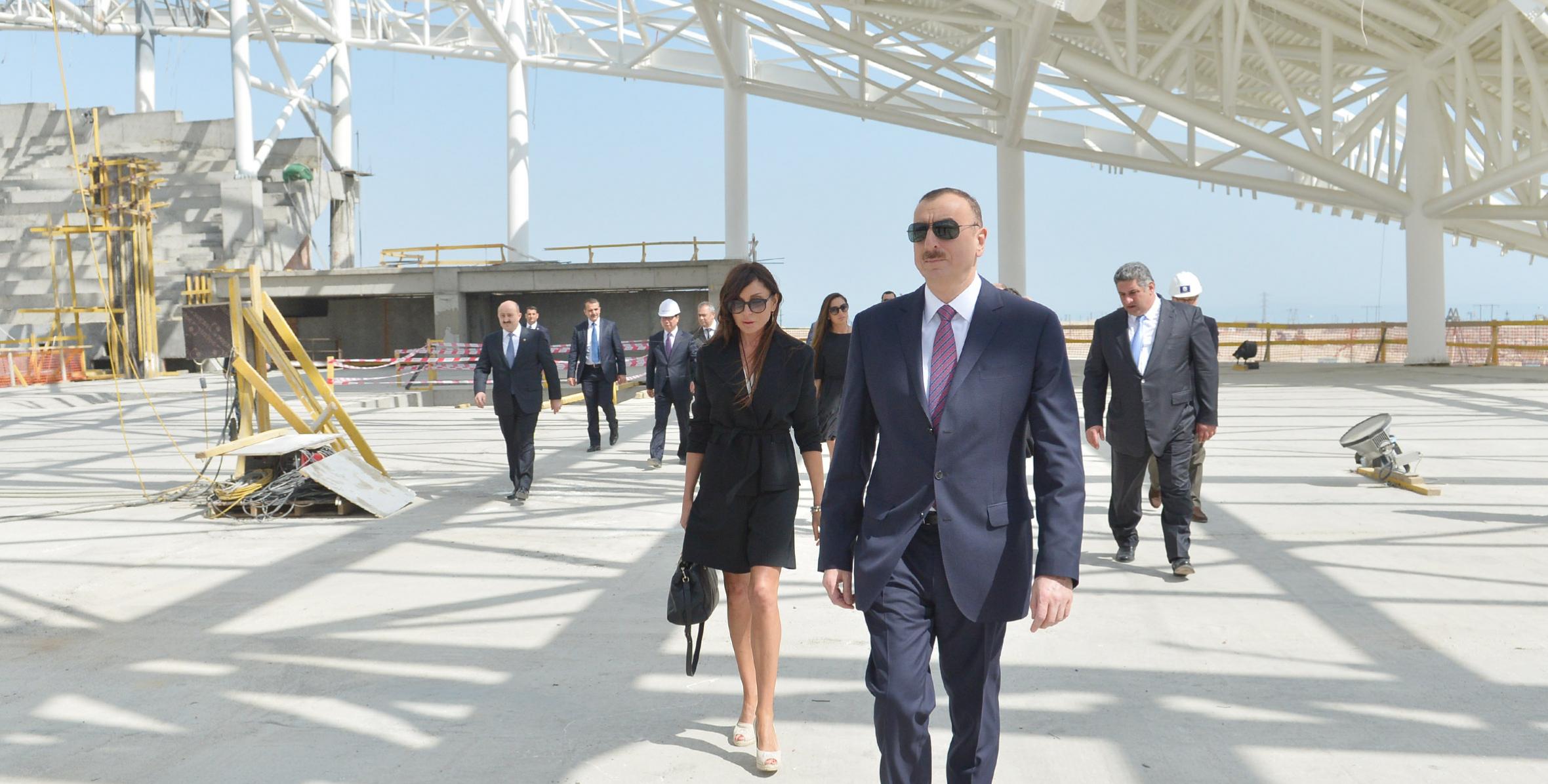 Ilham Aliyev reviewed the progress of construction of the Aquatic Palace in Baku