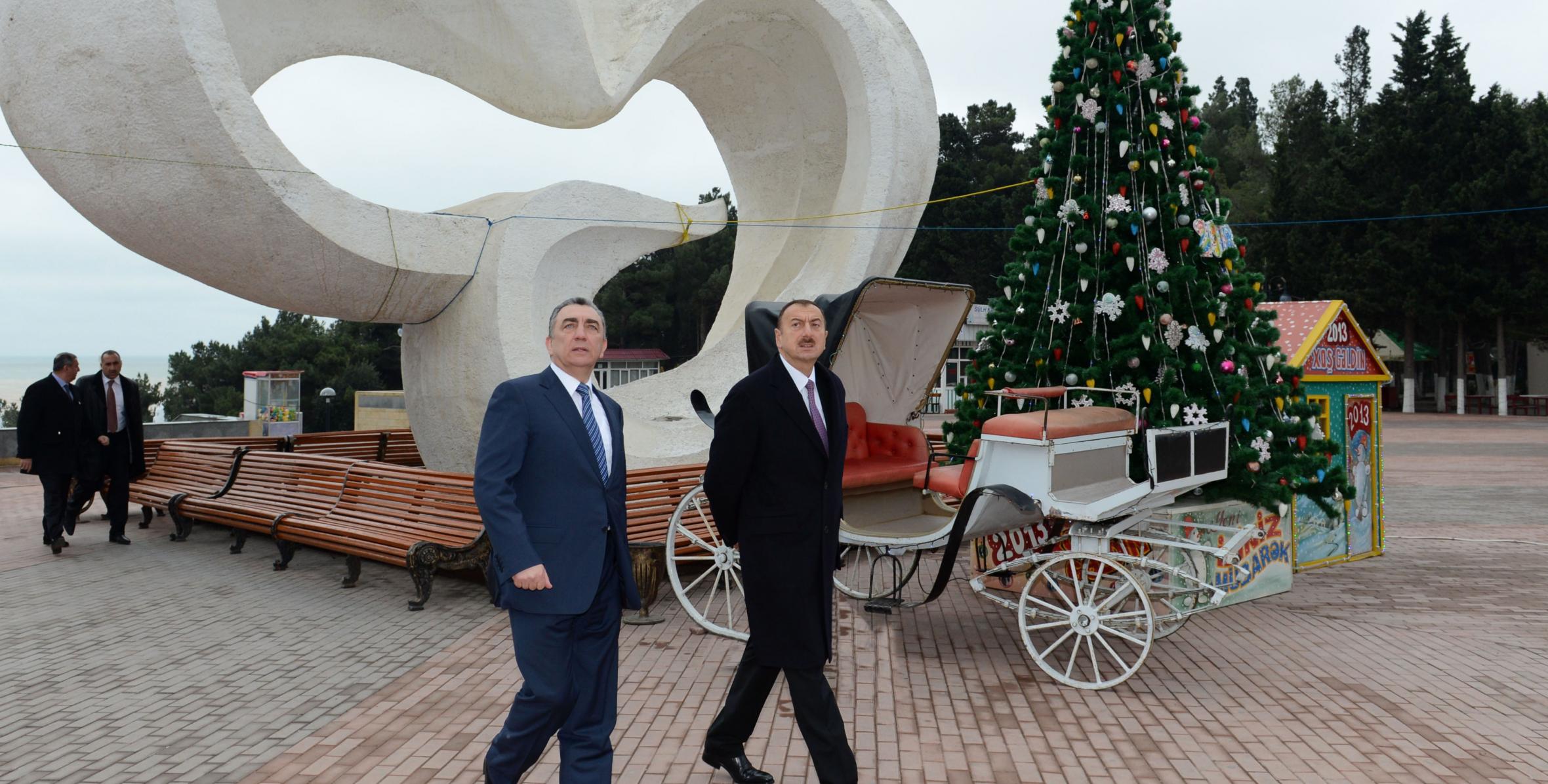 Ilham Aliyev reviewed the progress of reconstruction and landscaping in the Nasimi Culture and Recreation Park in Sumgayit