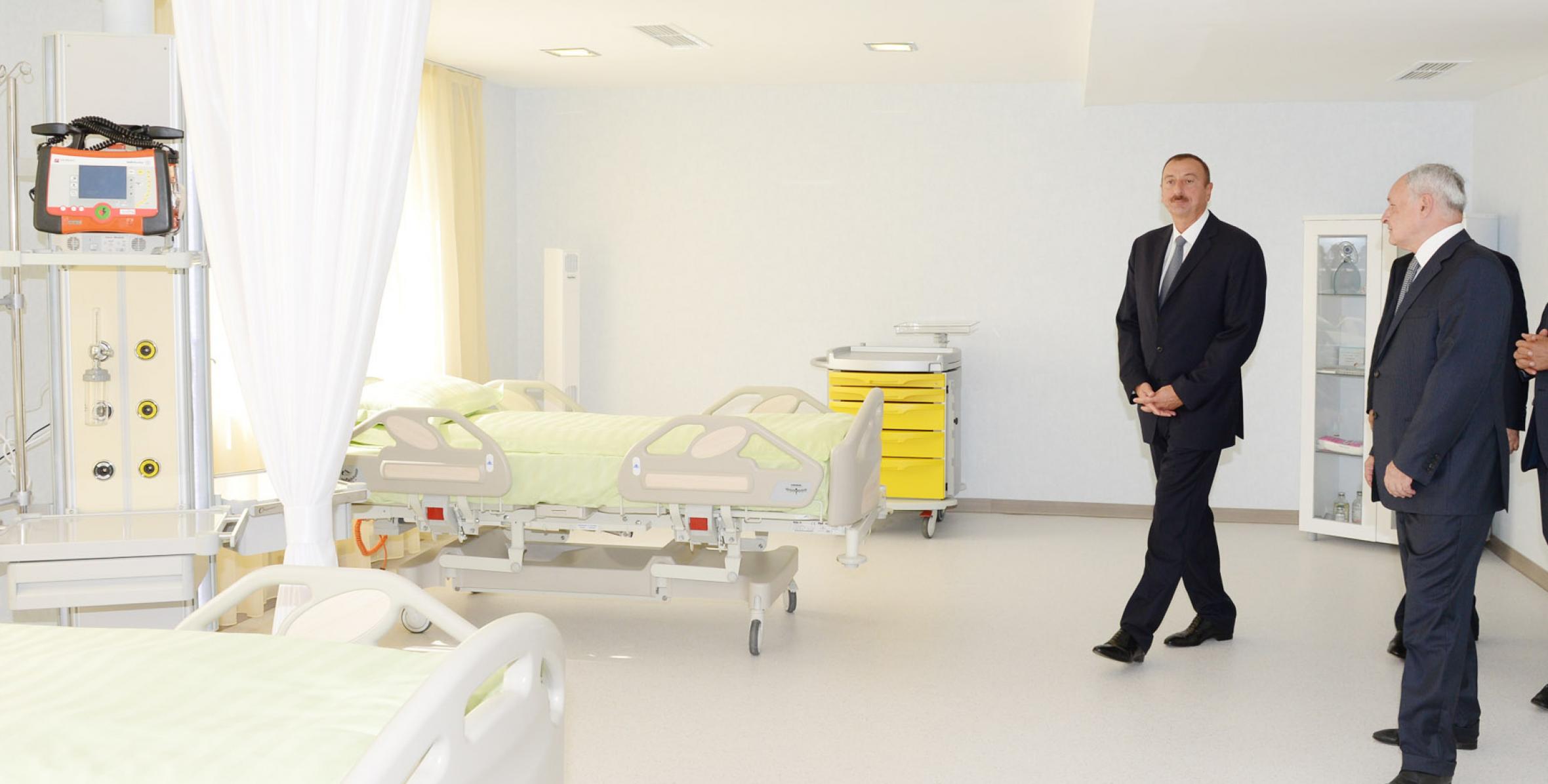 Ильхам Алиев ознакомился с работой по реконструкции Лянкяранской городской центральной больницы