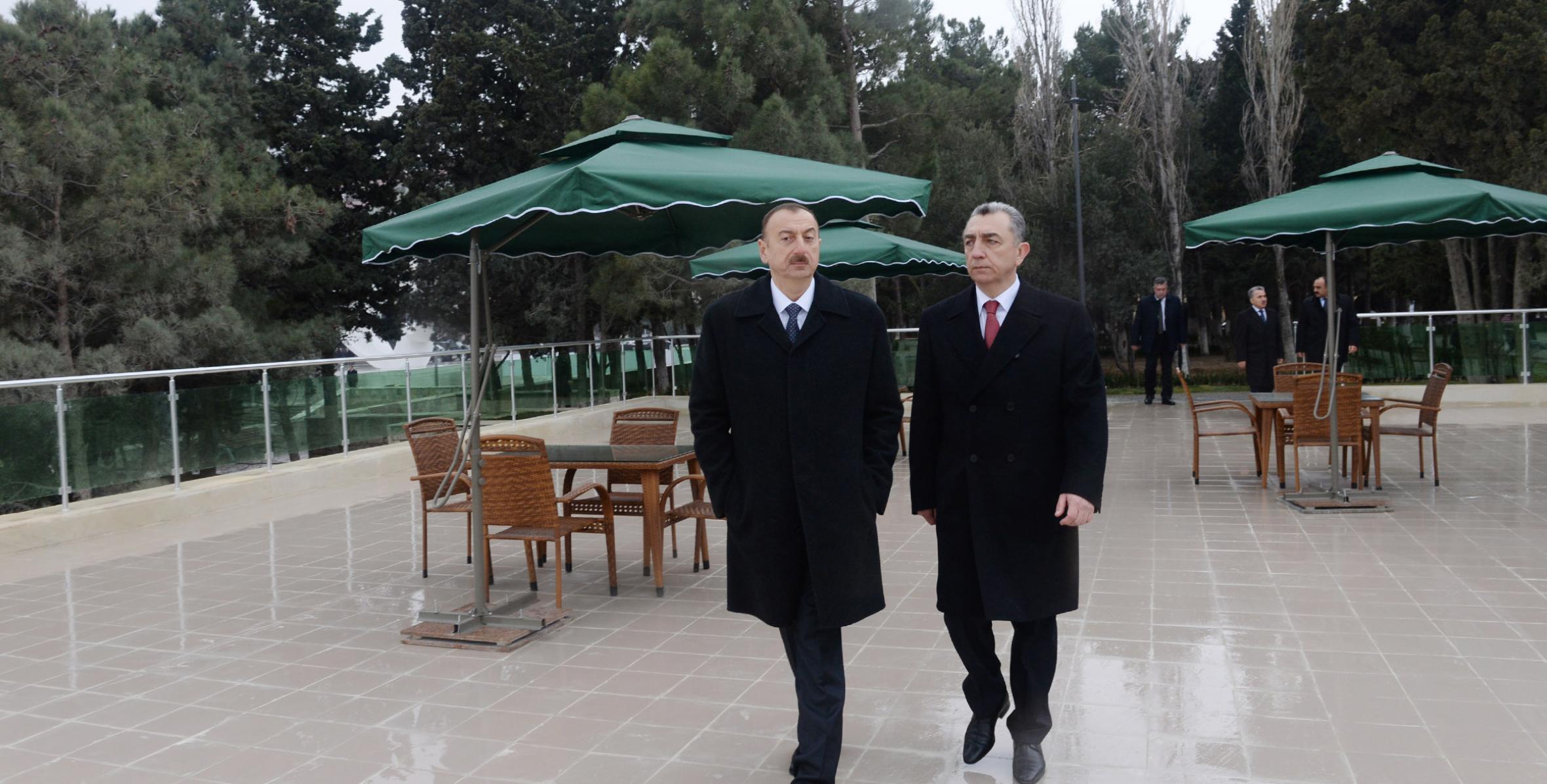 Ильхам Алиев ознакомился с ходом широкомасштабных работ по благоустройству и реконструкции, проводимых в Сумгайытском городском парке культуры и отдыха имени Насими