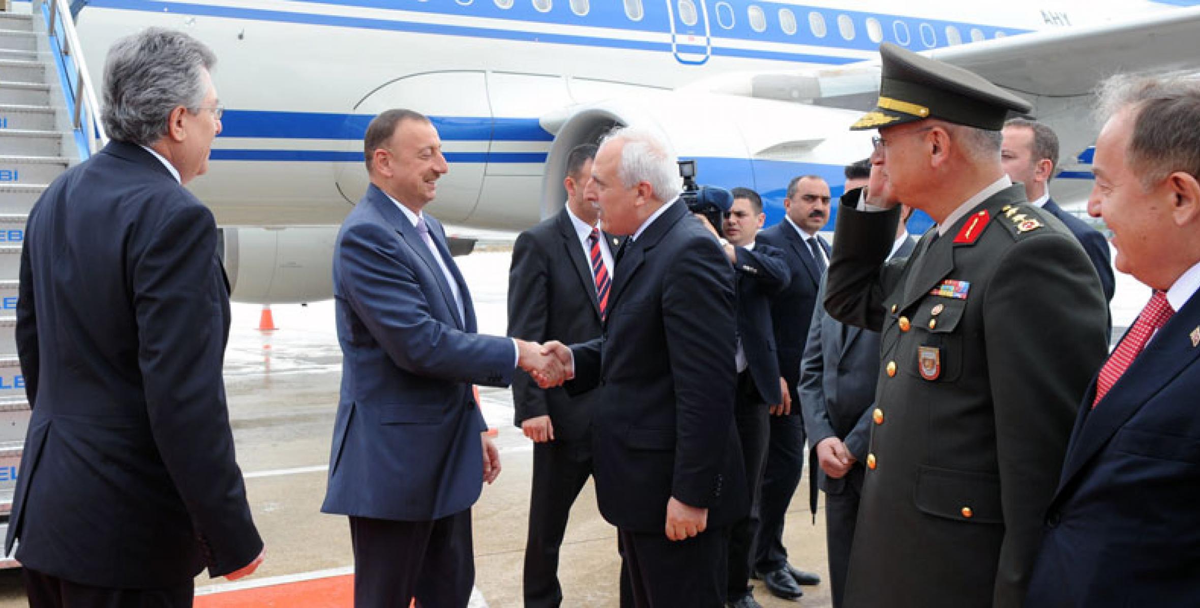 Ilham Aliyev left for a working visit to Turkey