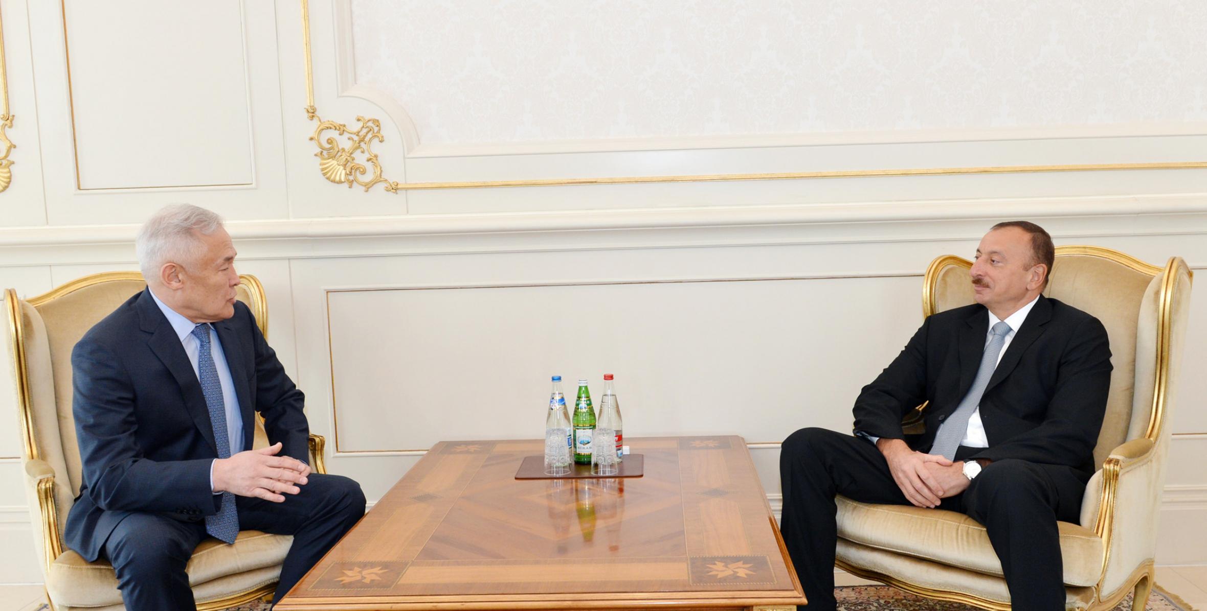 Ilham Aliyev accepted the credentials of the newly-appointed Ambassador of Kazakhstan to Azerbaijan