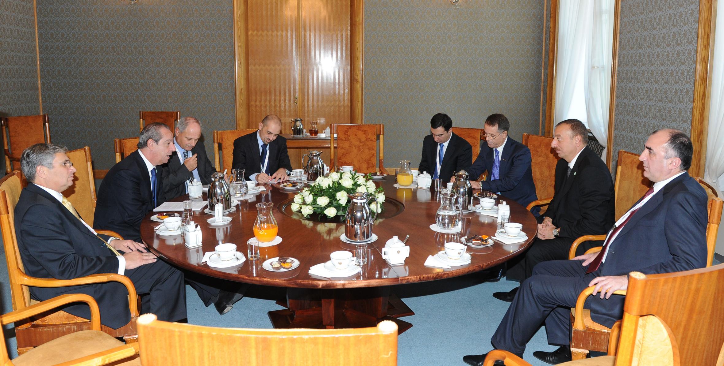 Ильхам Алиев встретился с премьер-министром Мальты Лоренсом Гонци