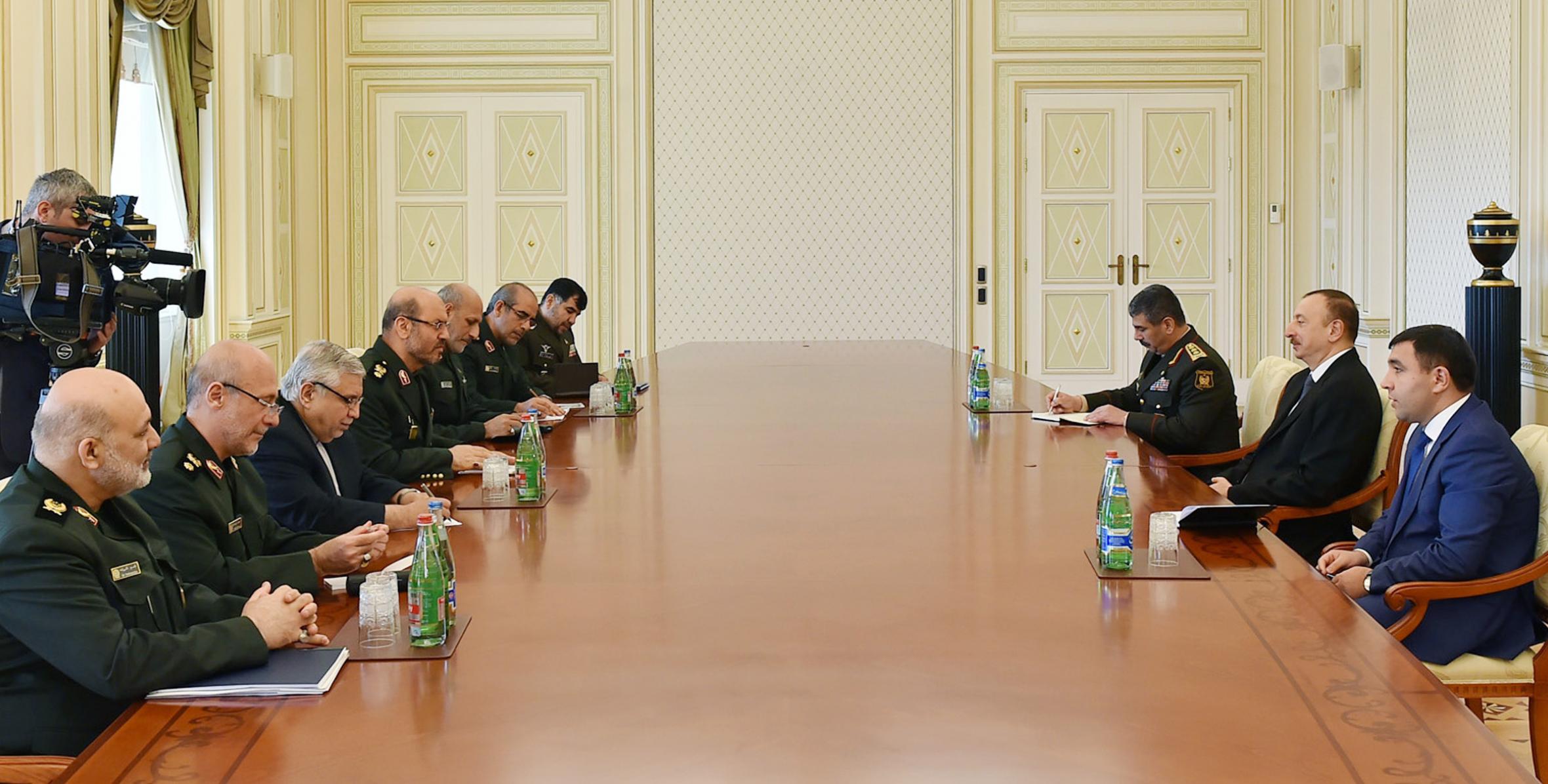 Ильхам Алиев принял делегацию во главе с министром обороны и поддержки вооруженных сил Ирана