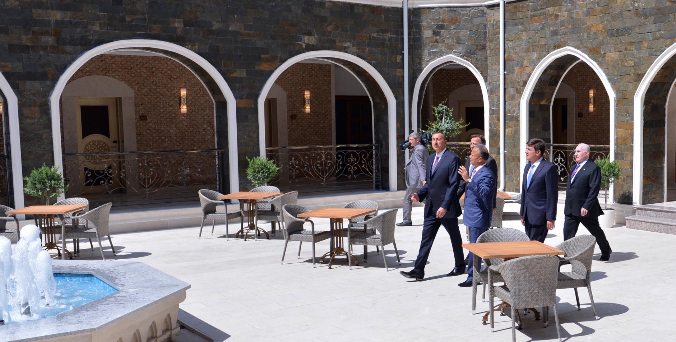 Ильхам Алиев принял участие в открытии отельного комплекса «Кавказ Каравансарай» в Габале