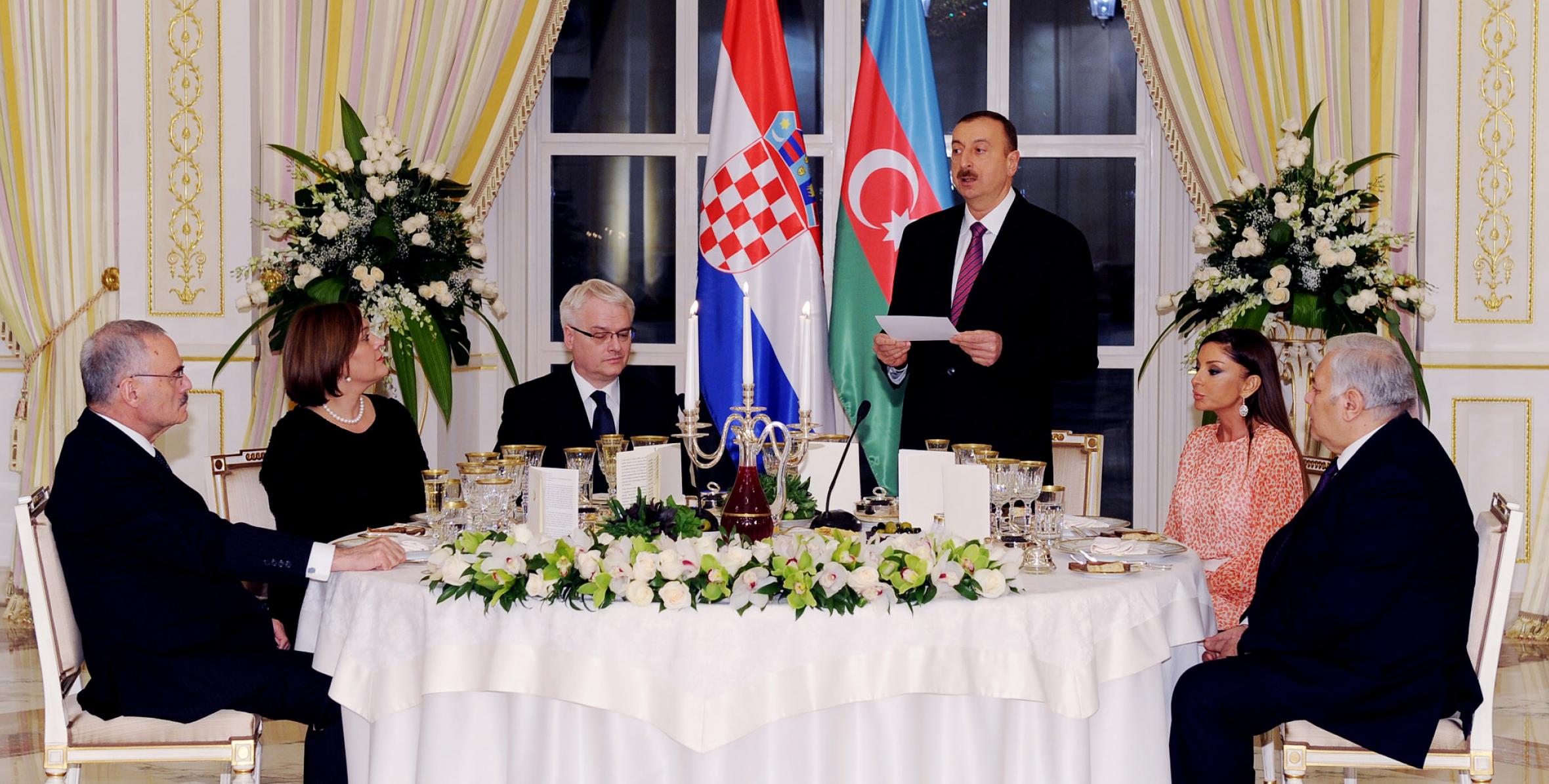 Xorvatiya Respublikasının Prezidenti İvo Yosipoviç və xanımı Tatyana Yosipoviçin şərəfinə rəsmi ziyafət verilmişdir
