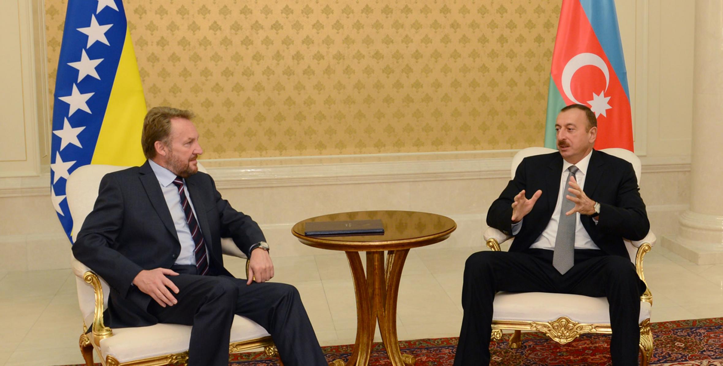 Состоялась встреча Ильхама Алиева и Председателя Президиума Боснии и Герцеговины Бакира Изетбеговича один на один