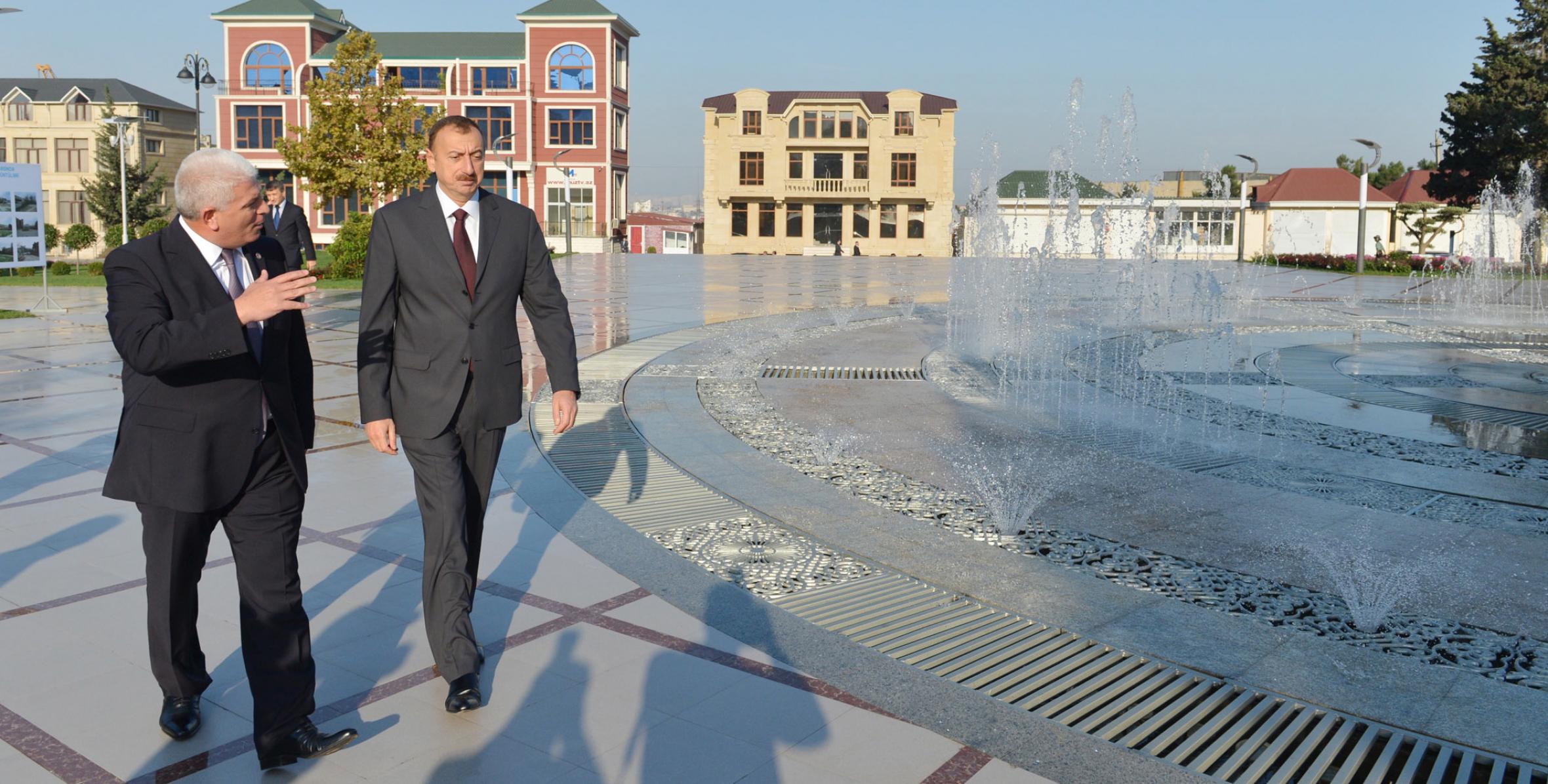 Ильхам Алиев ознакомился с условиями, созданными в реконструированном парке на улице Рахиба Мамедова в бакинском жилом массиве Ахмедлы