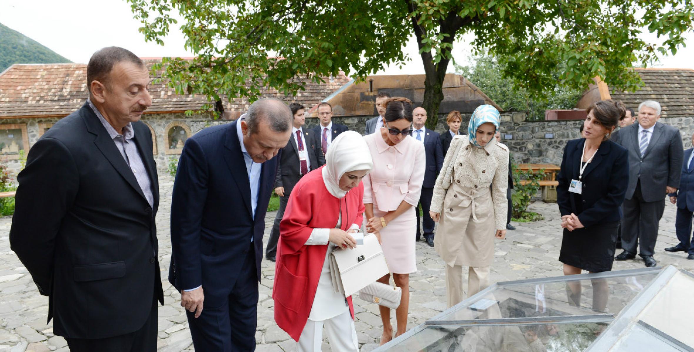 Ильхам Алиев и премьер-министр Реджеп Тайиб Эрдоган ознакомились с албанским храмом в селе Киш Шекинского района