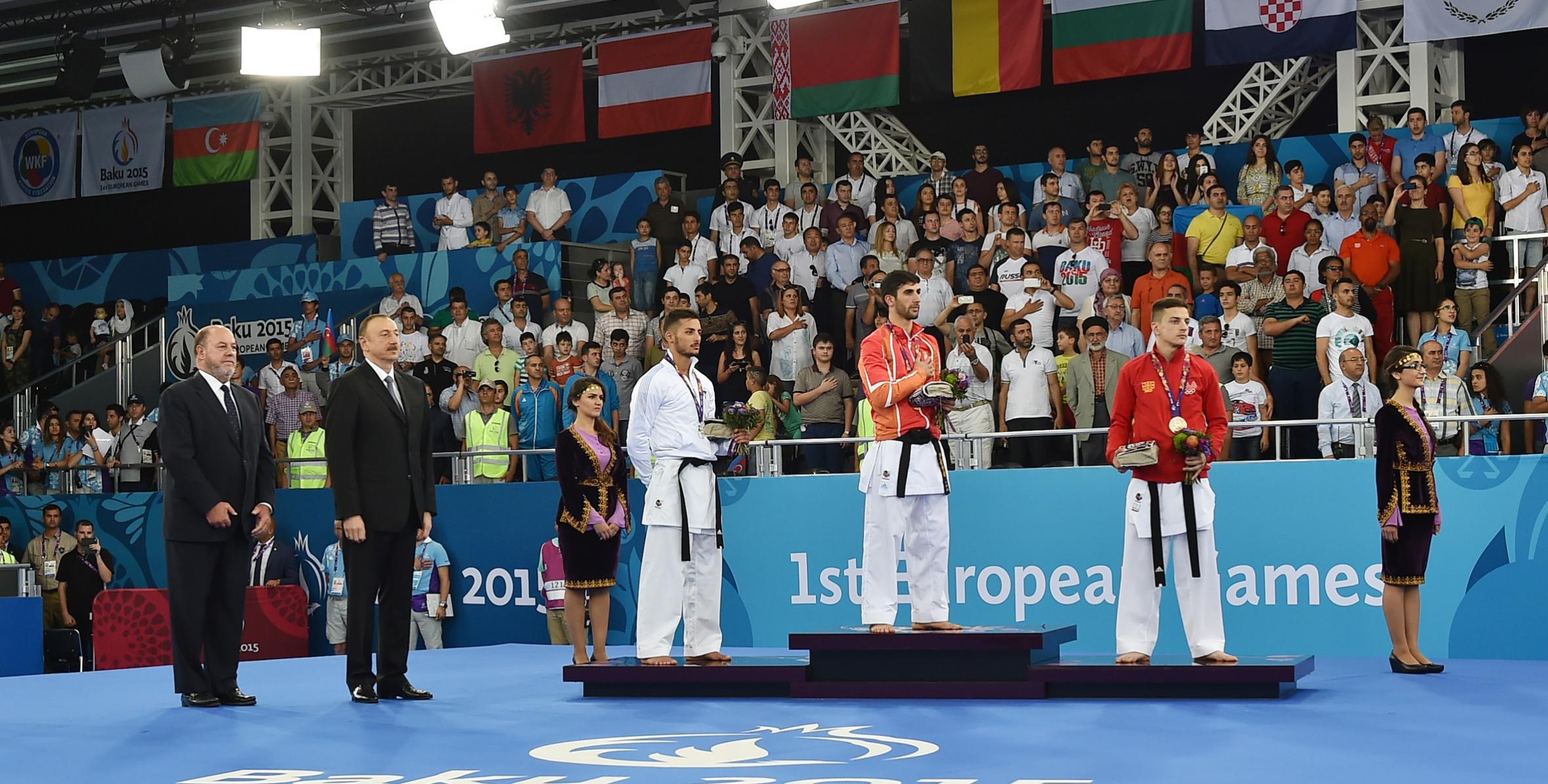 Ilham Aliyev presented the gold medal to the champion of the First European Games Firdovsi Farzaliyev