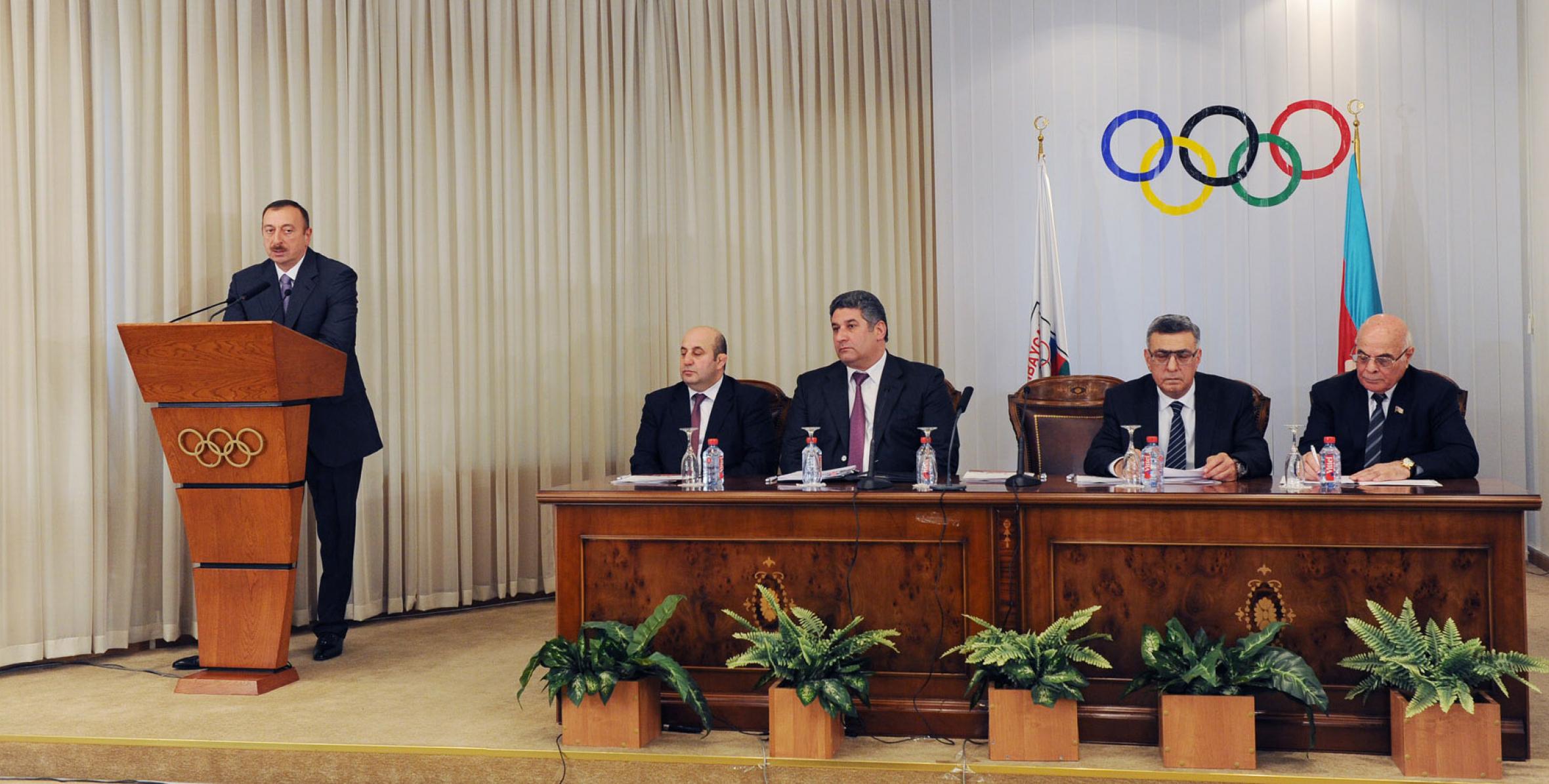 Ilham Aliyev took part in a ceremony at the National Olympic Committee to award sportsmen and coaches