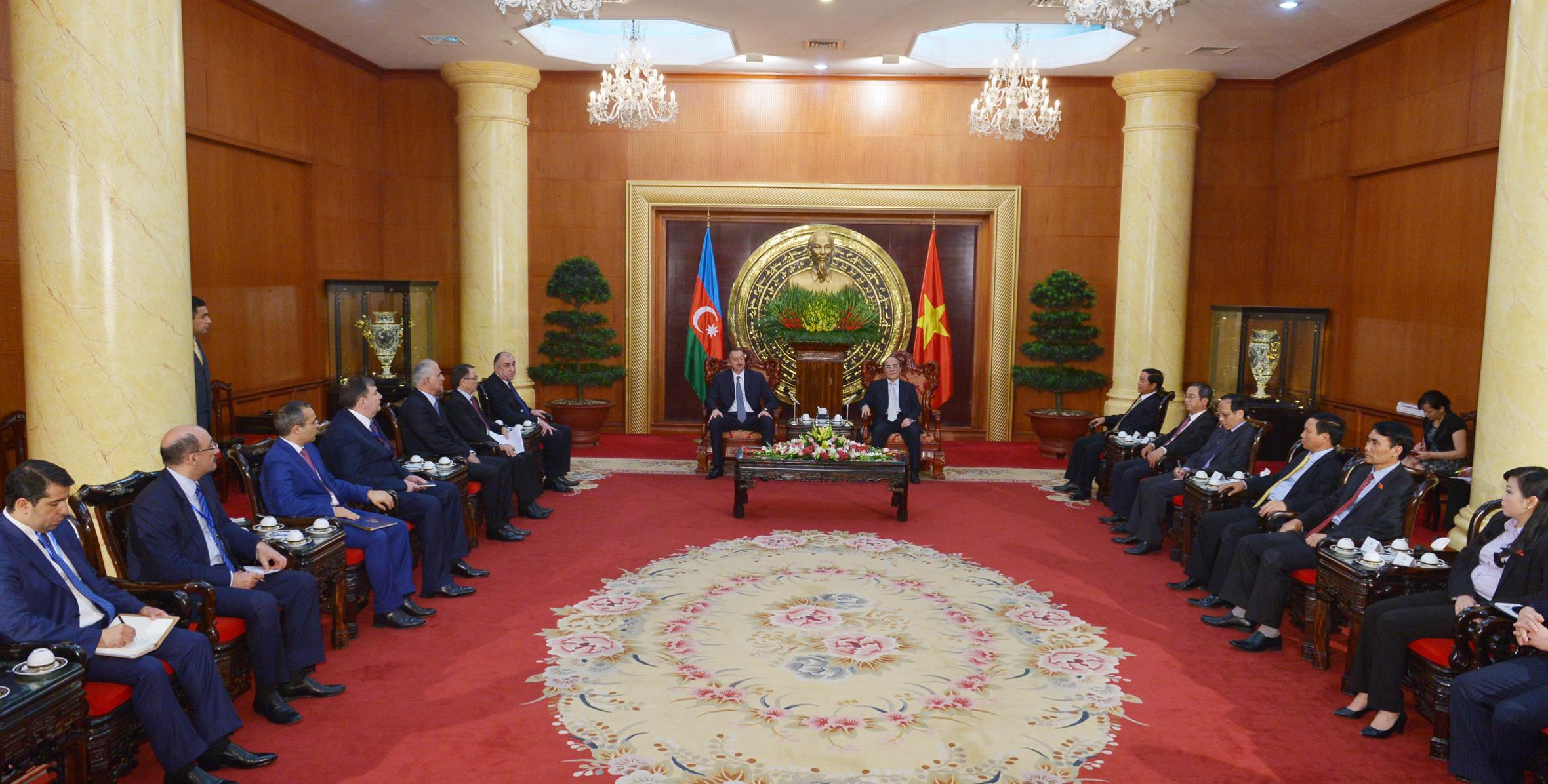 Состоялась встреча Ильхама Алиева с председателем Национального собрания Социалистической Республики Вьетнам Нгуен Синь Хунгом