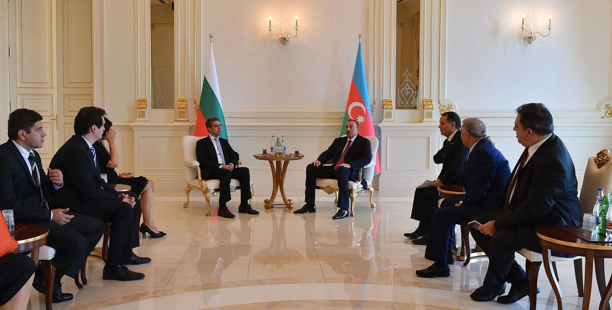 Состоялась встреча Ильхама Алиева и Президента Болгарии Росена Плевнелиева в расширенном составе с участием делегаций