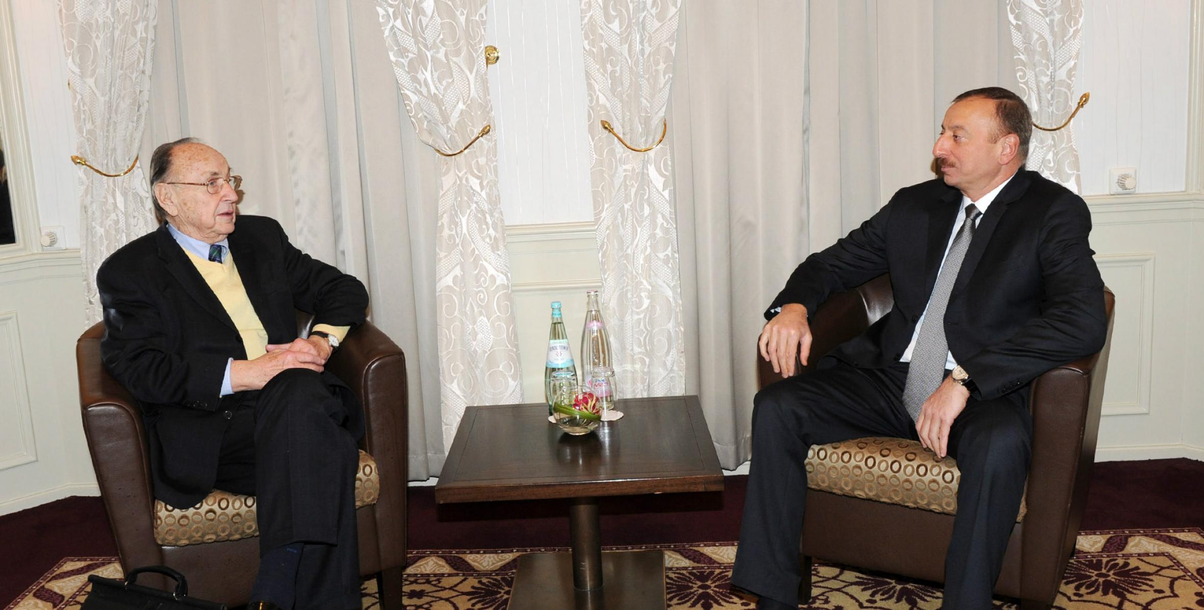 Ильхам Алиев встретился с бывшим министром иностранных дел Германии Гансом-Дитрихом Геншером