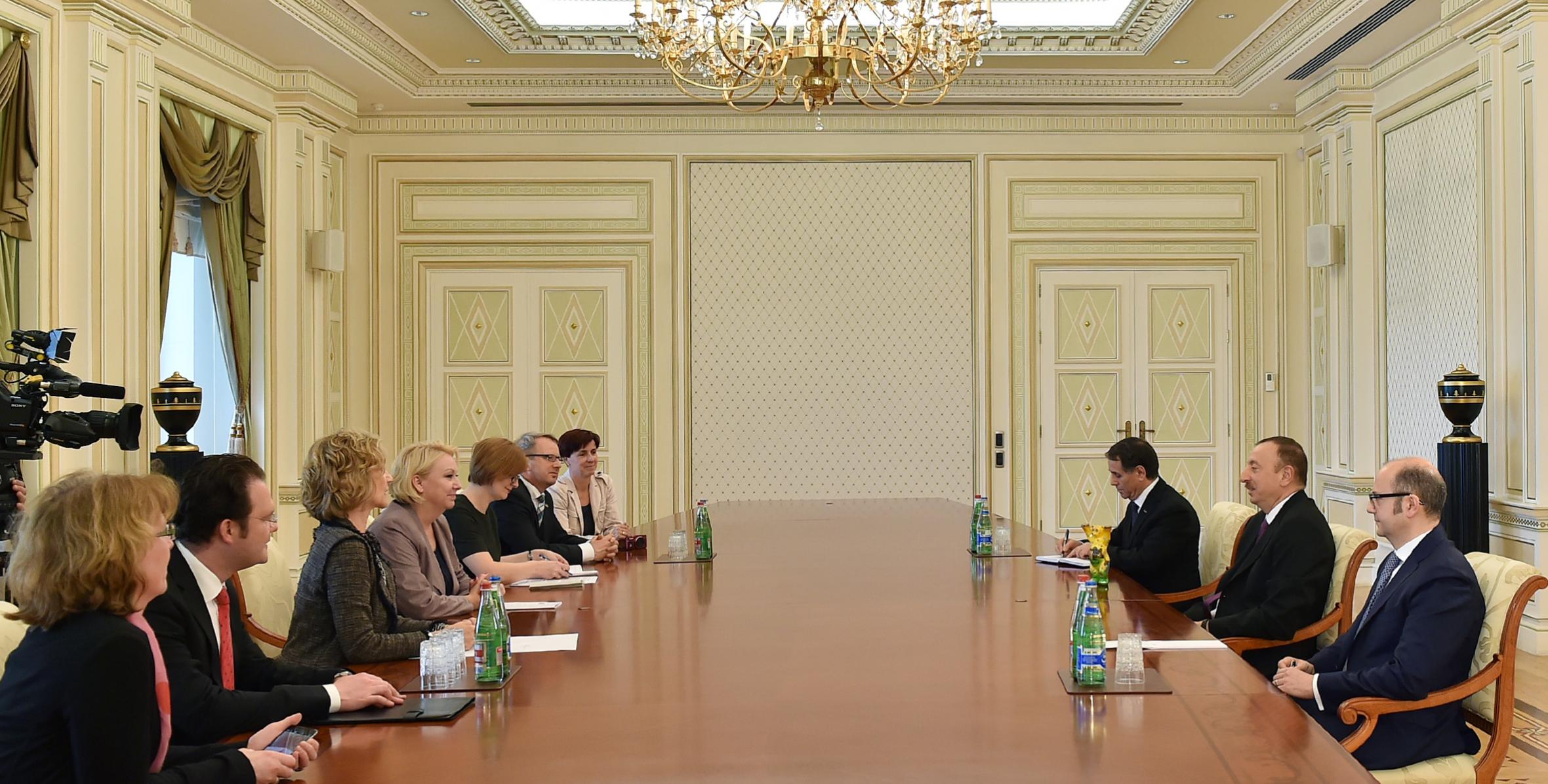 Ильхам Алиев принял делегацию во главе с председателем Группы дружбы Бундестага Германии по Южному Кавказу