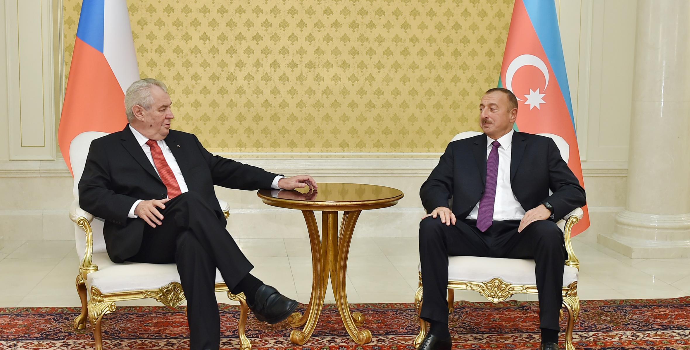 Состоялась встреча Ильхама Алиева и Президента Чешской Республики Милоша Земана один на один