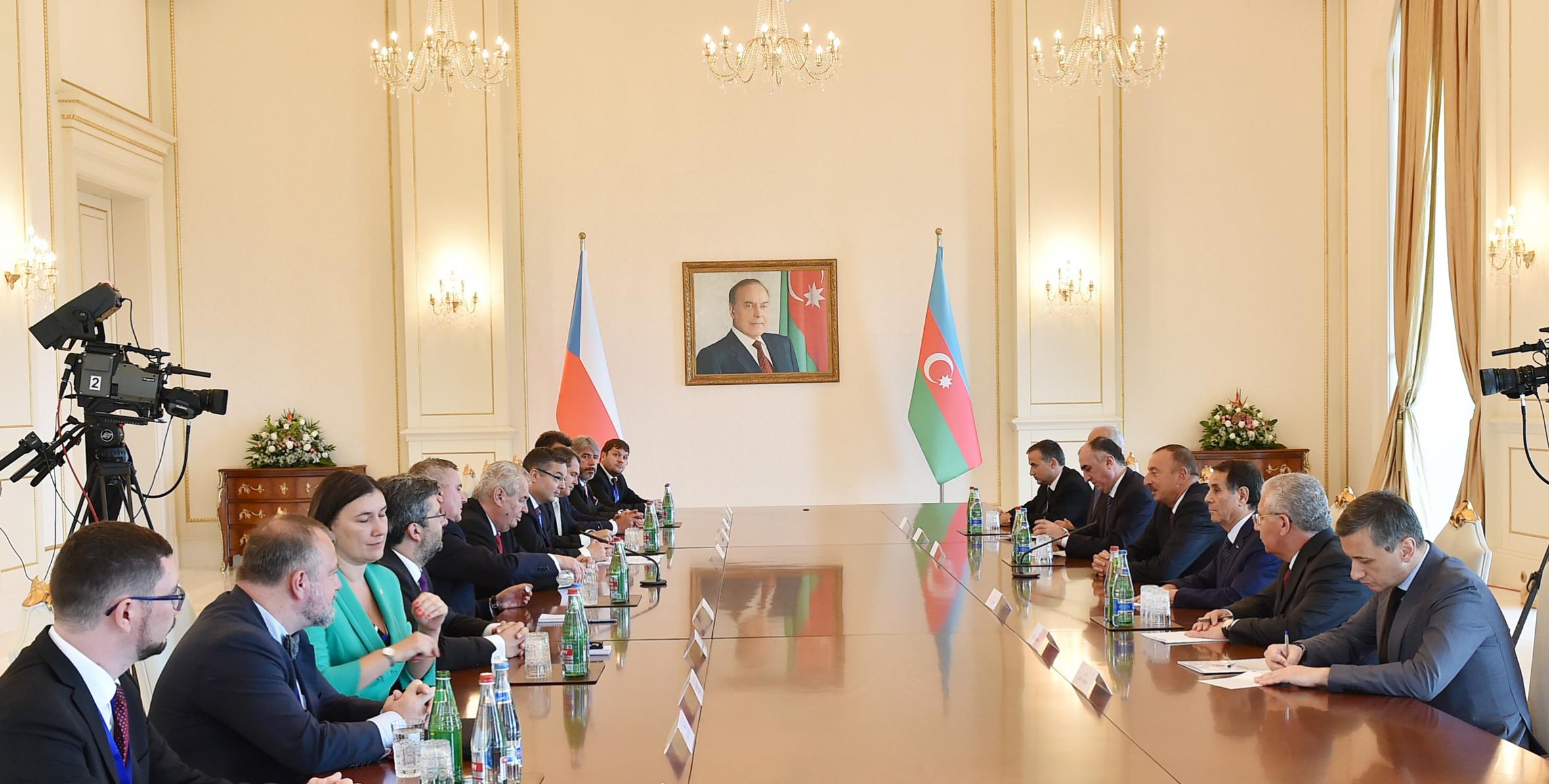 Встреча Ильхама Алиева и Президента Чехии Милоша Земана в расширенном составе