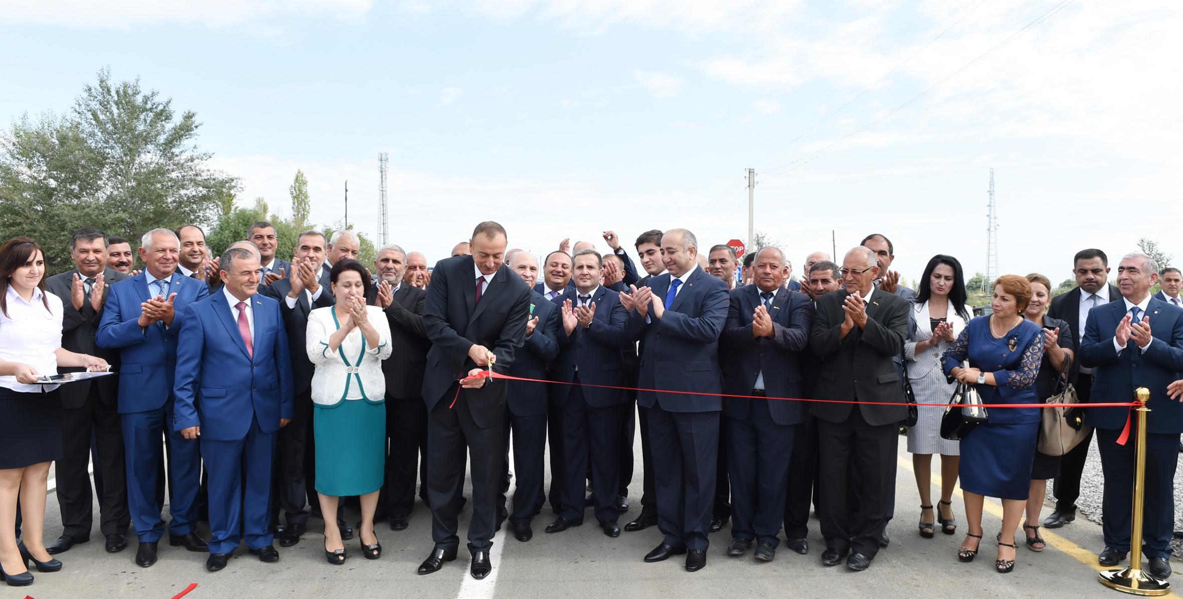 Ильхам Алиев принял участие в открытии автомобильной дороги Моллакенд-Ахтачи-Ойлягулу в Кюрдамире