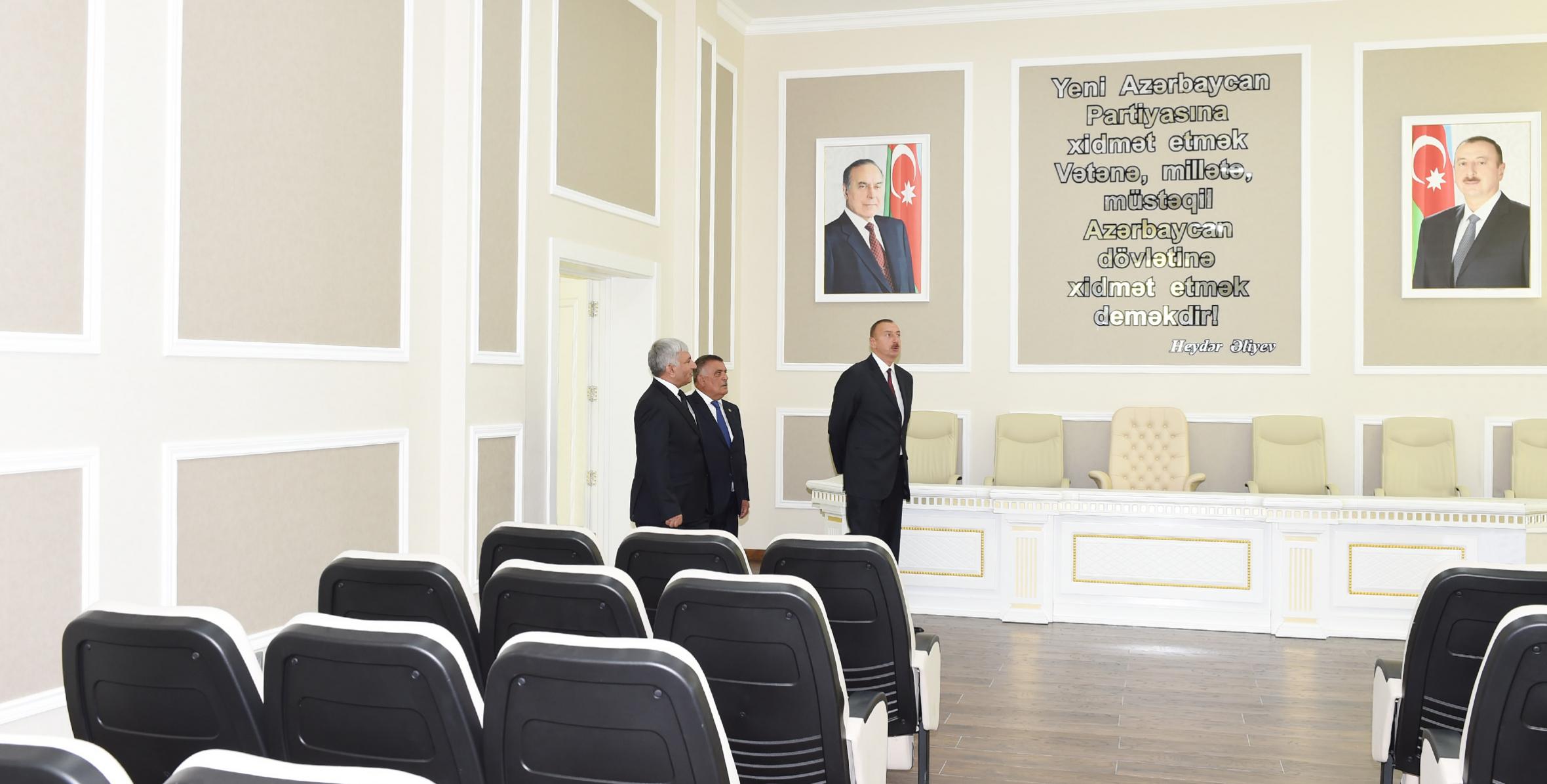 Ильхам Алиев в рамках поездки в Агсу принял участие в открытии нового административного здания районной организации Партии «Ени Азербайджан»