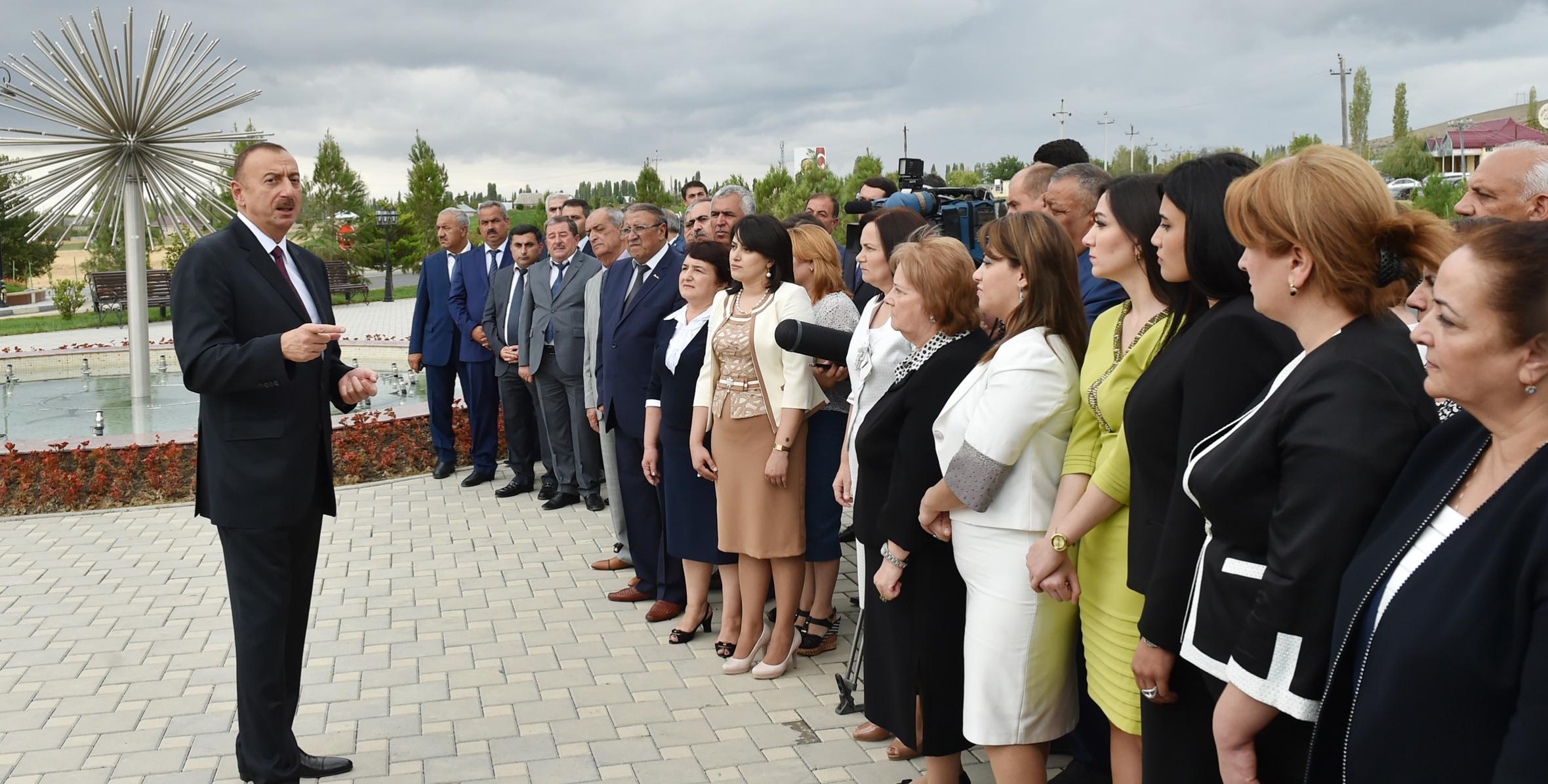 Ильхам Алиев принял участие в церемонии подачи питьевой воды в Агсу