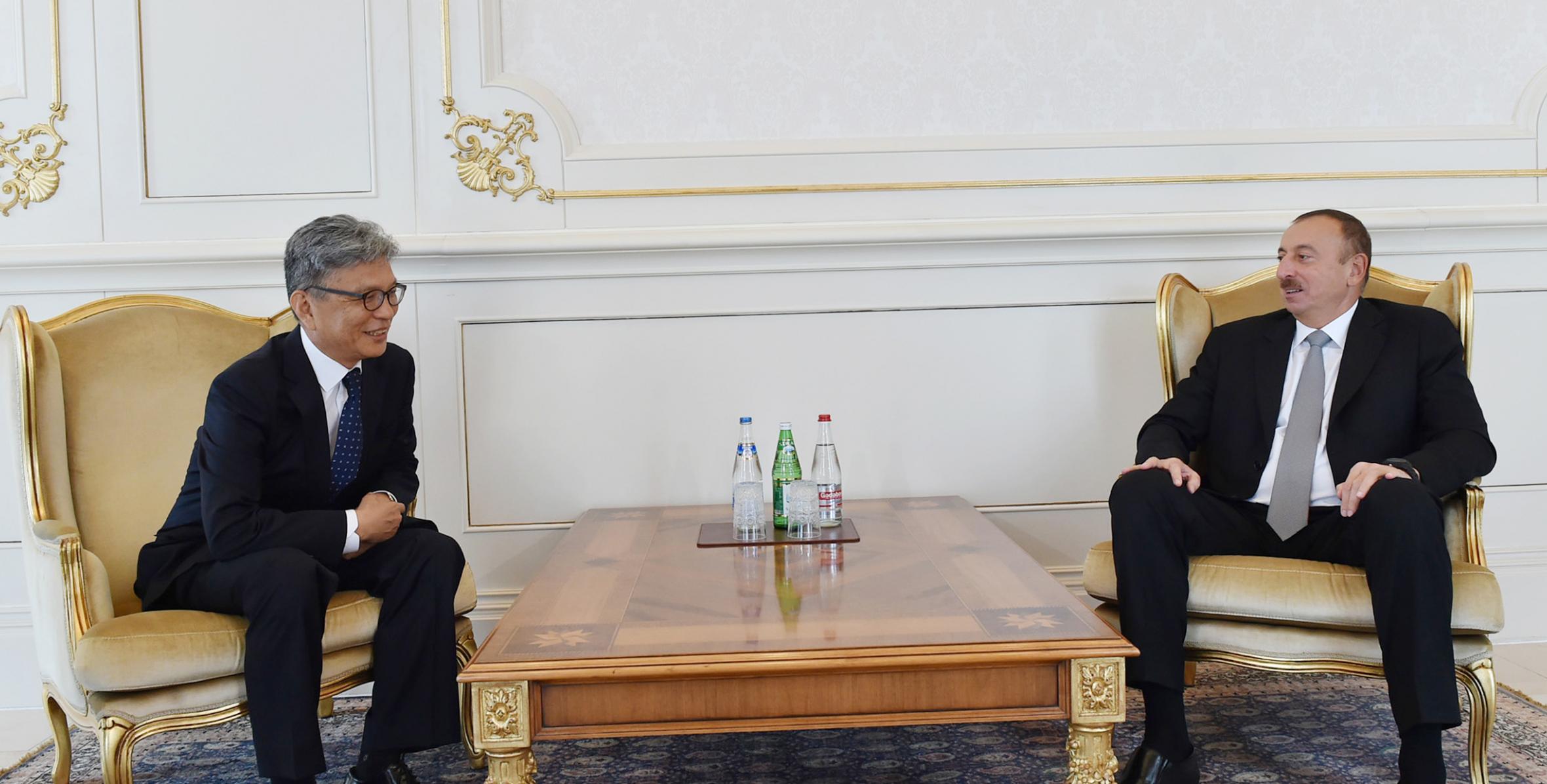 Ильхам Алиев принял посла Республики Корея в Азербайджане в связи с завершением дипломатической деятельности