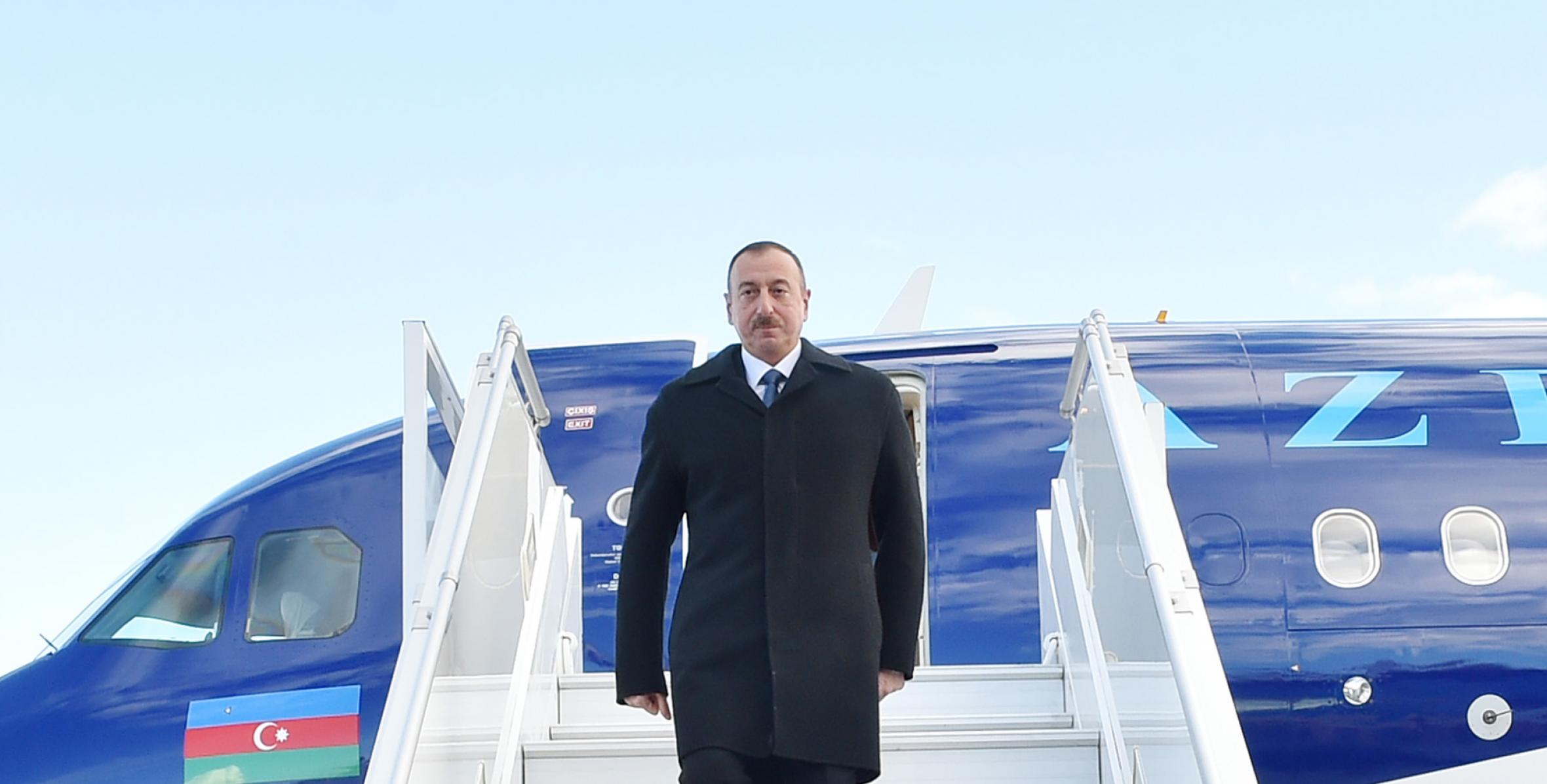 Ильхам Алиев прибыл с рабочим визитом в Казахстан для участия в заседании Совета глав государств СНГ