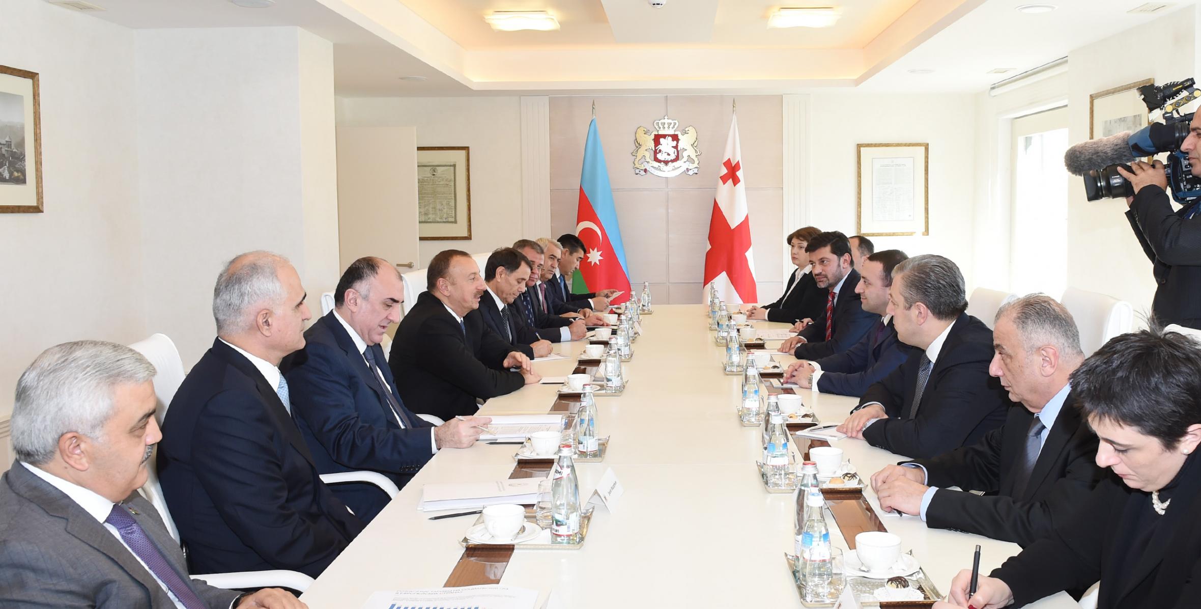 Состоялась встреча Ильхама Алиева и премьер-министра Грузии Ираклия Гарибашвили в расширенном составе