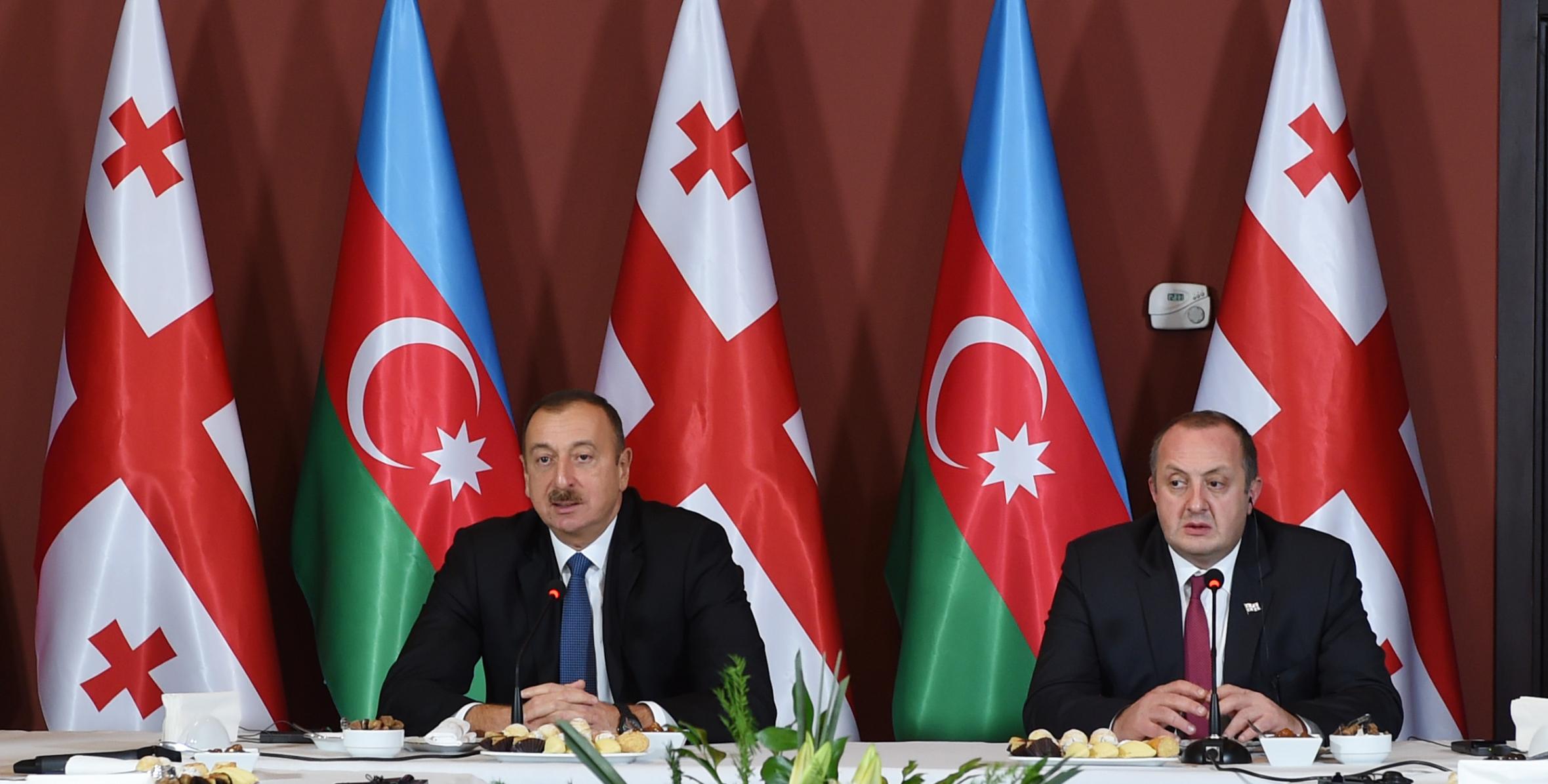 Президенты Азербайджана и Грузии ознакомились с образовательным центром «Дом чая» в Марнеули