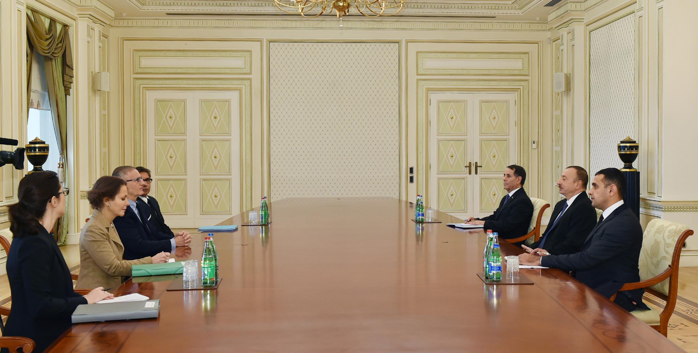 Ильхам Алиев принял делегацию во главе с членом правительства Франции Андре Валли