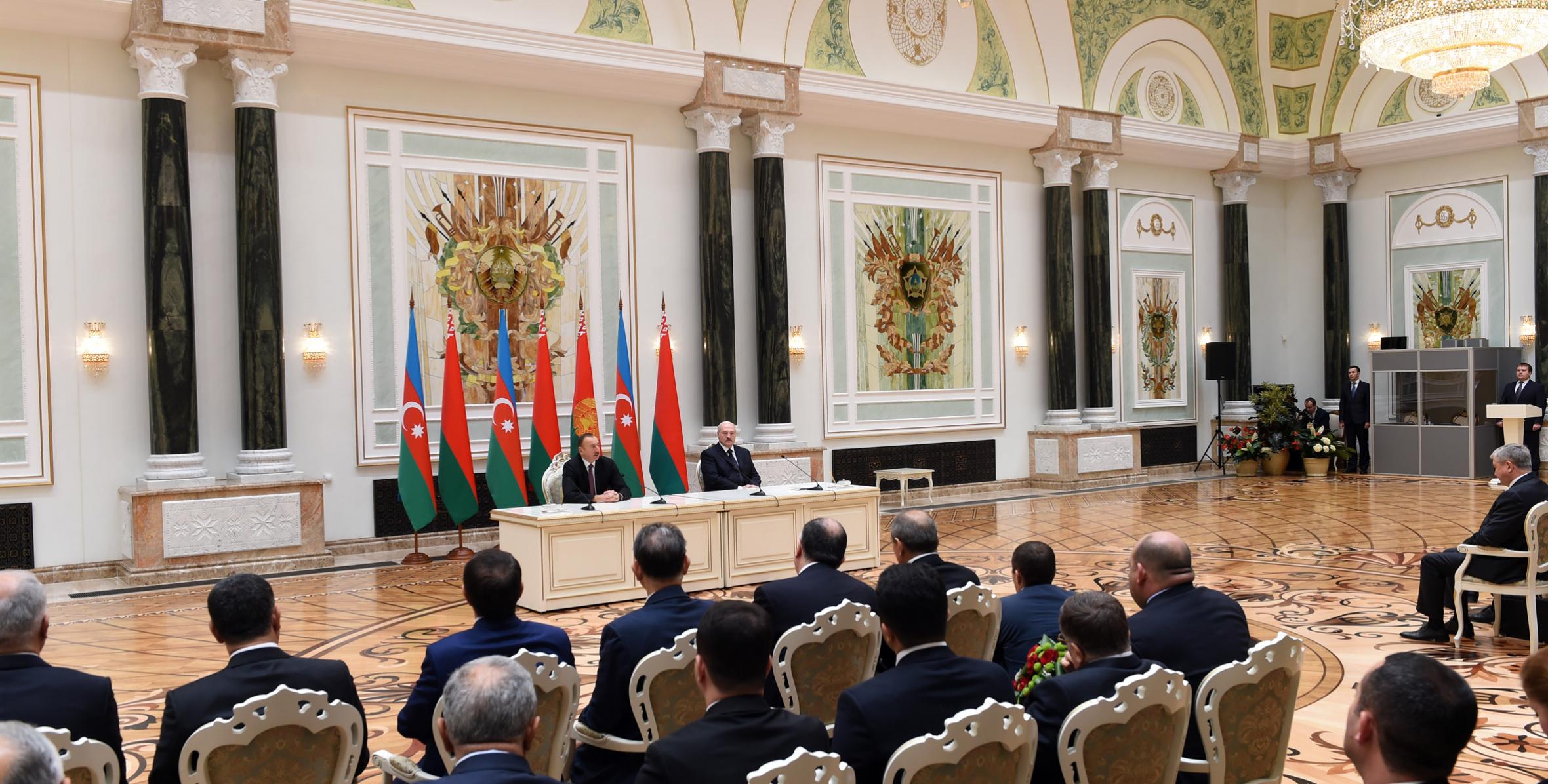 Ильхам Алиев и Президент Республики Беларусь Александр Лукашенко выступили с заявлениями для печати
