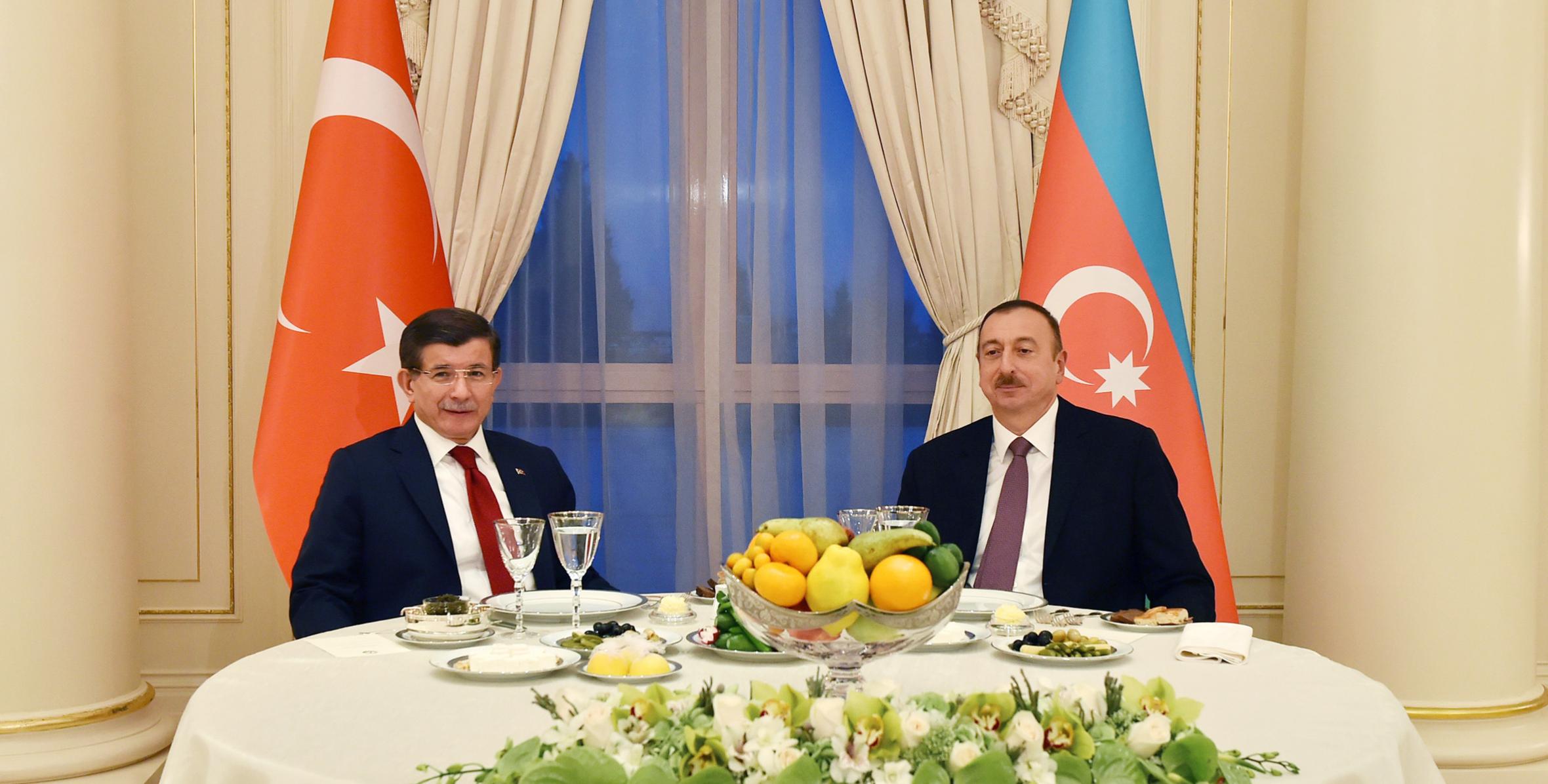 Dinner reception was hosted on behalf of Ilham Aliyev in honor of Turkish Prime Minister Ahmet Davutoglu