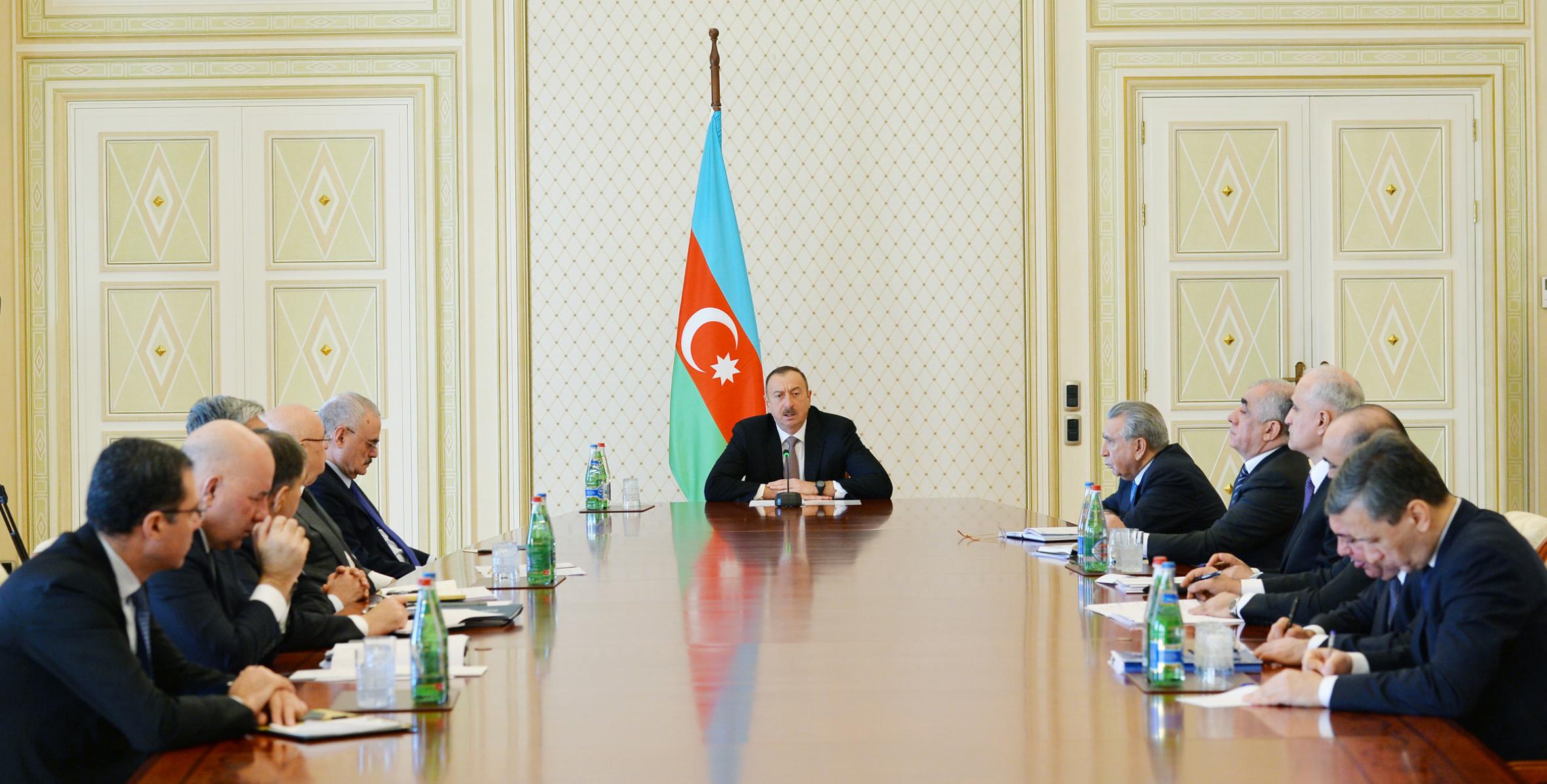 При Ильхаме Алиеве состоялось совещание, посвященное решению экономических и социальных вопросов
