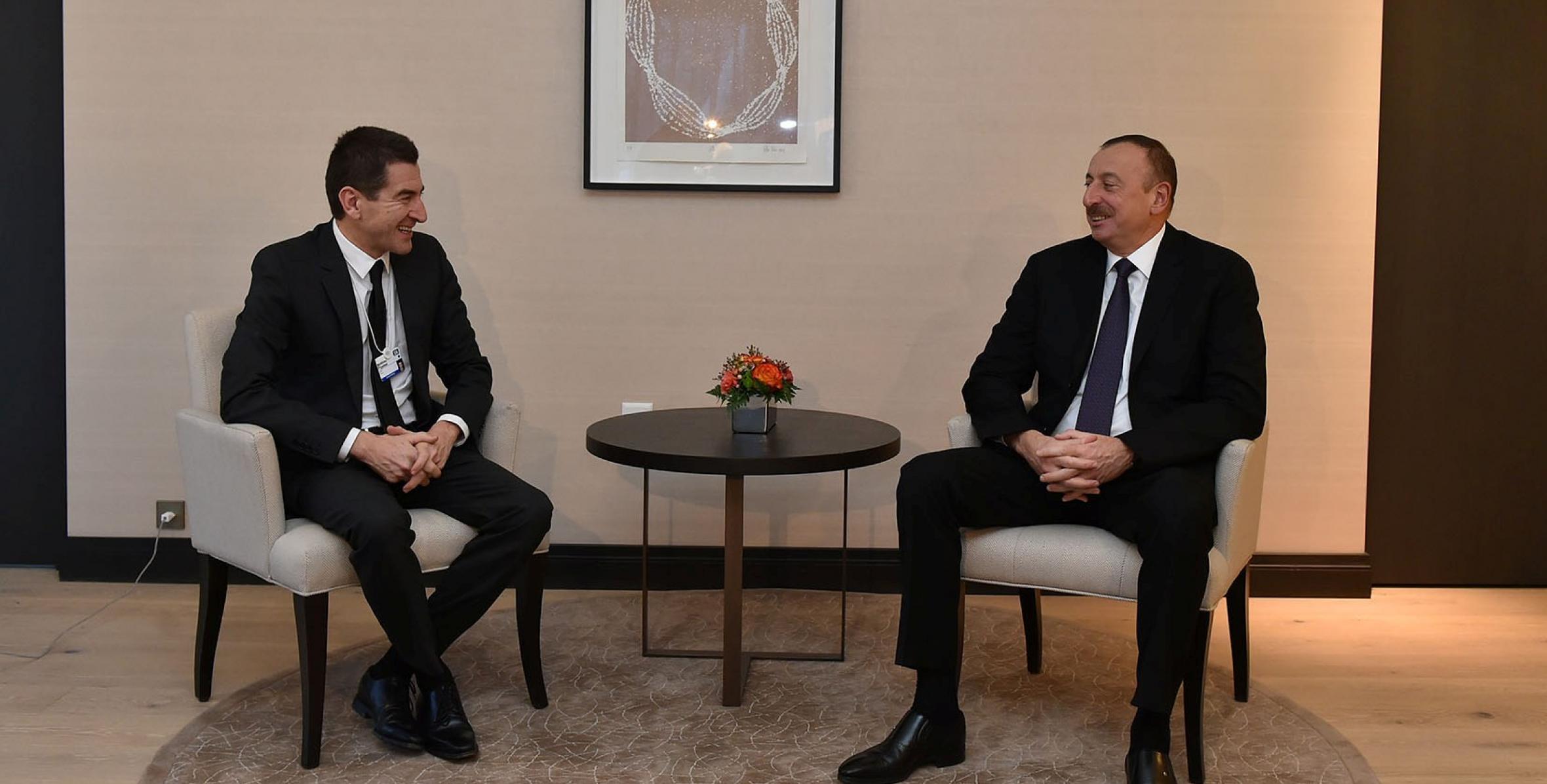 İlham Əliyev Davosda “Lazard Avropa” şirkətinin vitse-prezidenti ilə görüşüb