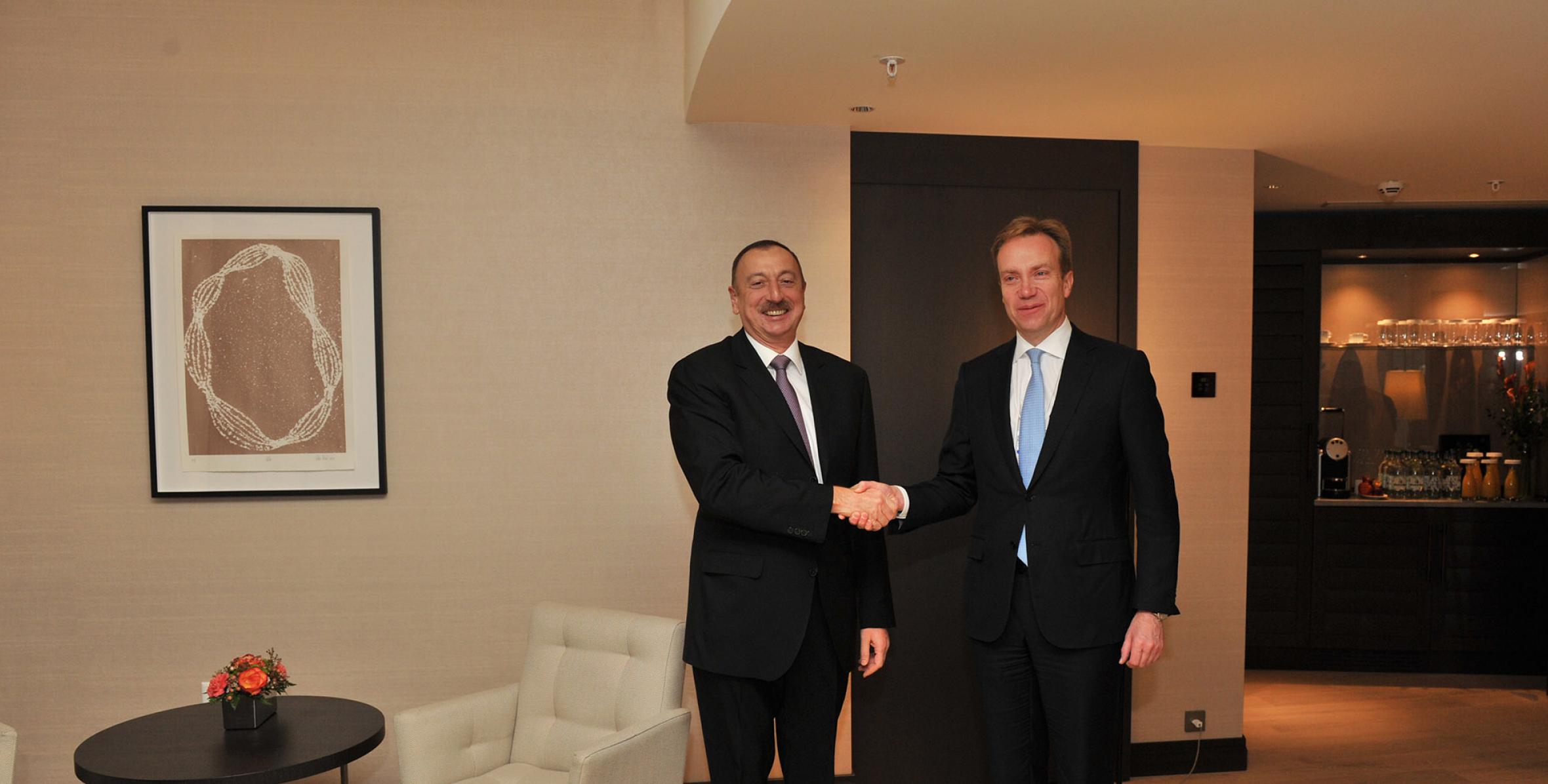 Ильхам Алиев встретился в Давосе с министром иностранных дел Норвегии Борге Бренде