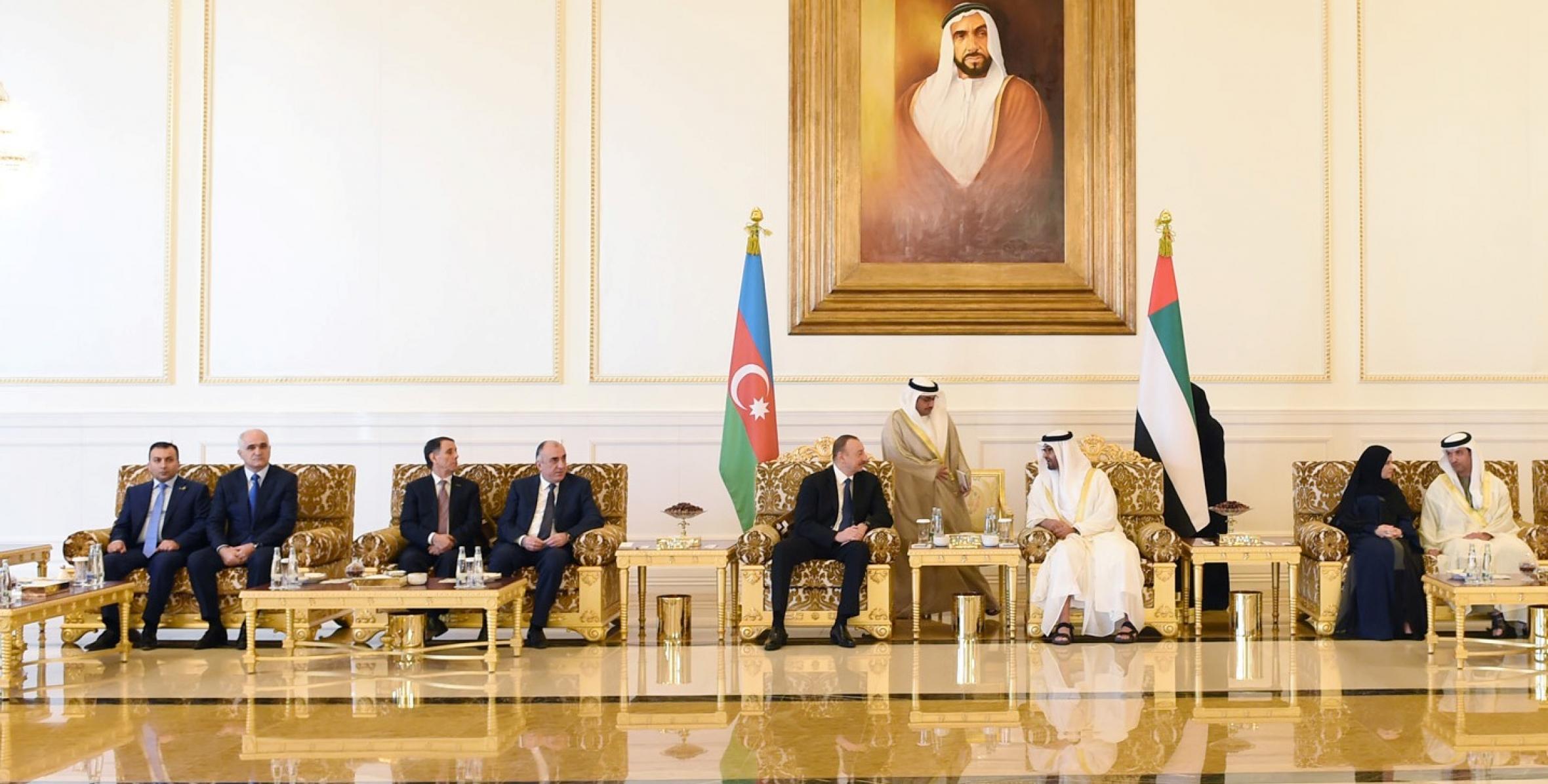 Состоялась встреча Ильхама Алиева с Наследным принцем Абу-Даби, заместителем Верховного главнокомандующего Вооруженными силами Объединенных Арабских Эмиратов шейхом Мухаммедом бен Заидом Аль Нахайяном в расширенном составе