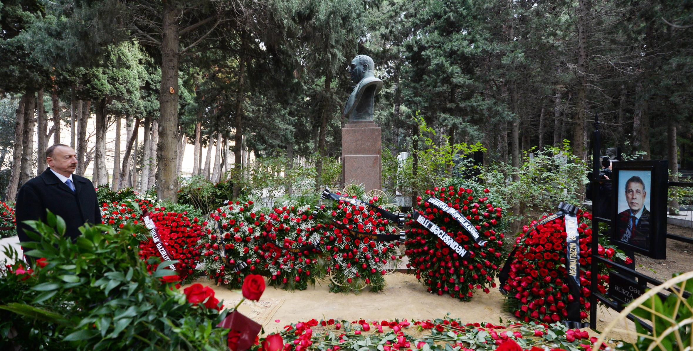 Ильхам Алиев посетил могилу академика Джалала Алиева