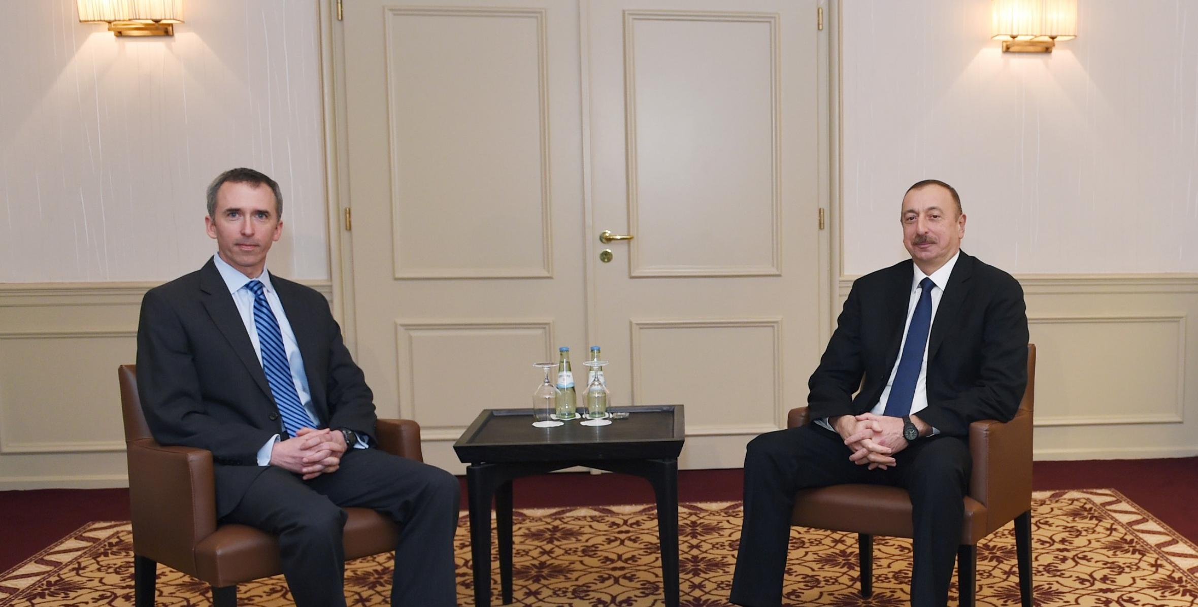 Ильхам Алиев встретился с заместителем секретаря обороны США по разведке