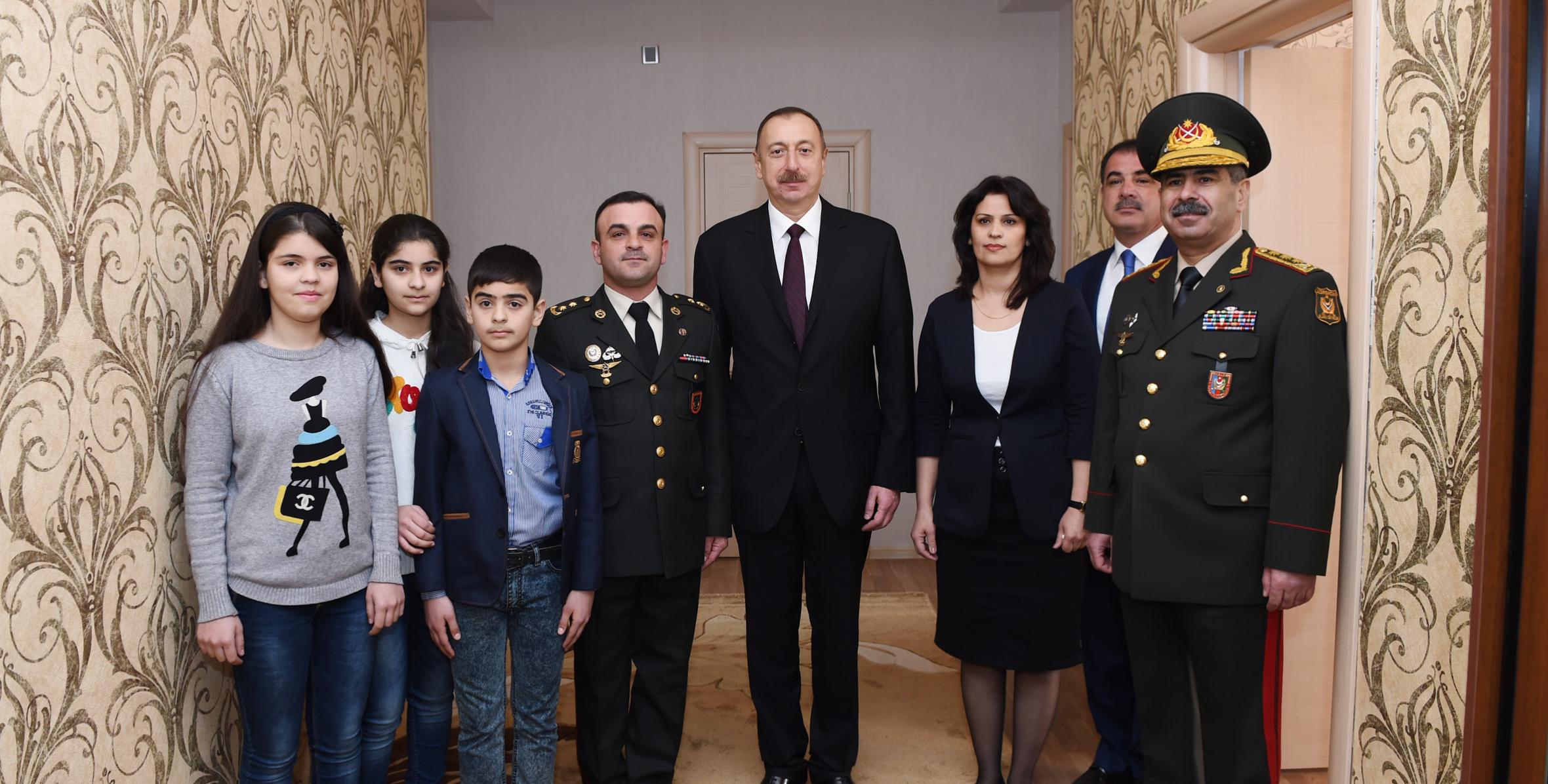 Ильхам Алиев принял участие в открытии городка, построенного в Гяндже для военнослужащих