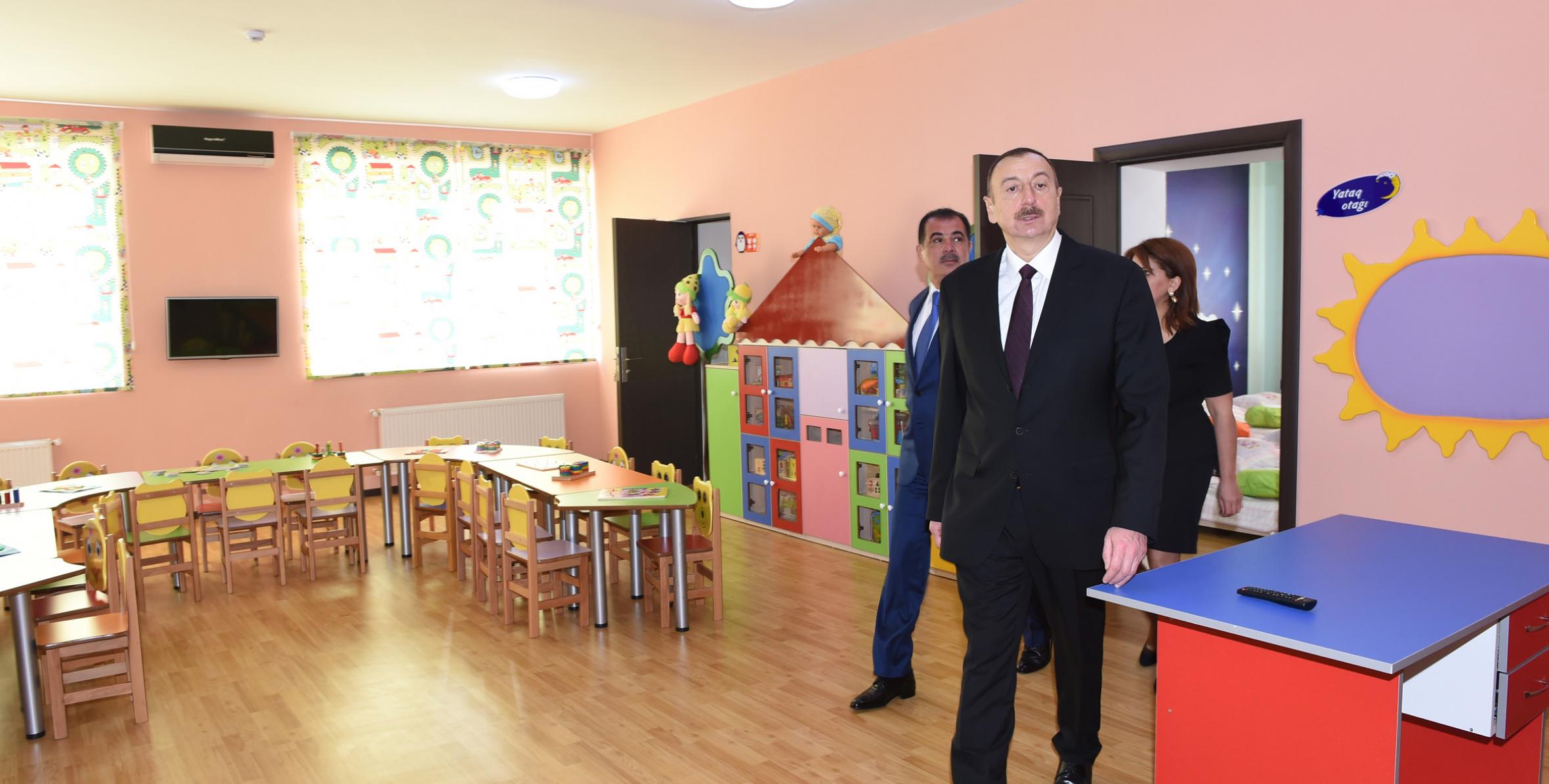 Ильхам Алиев принял участие в открытии после капитального ремонта детского сада-яслей на 240 мест