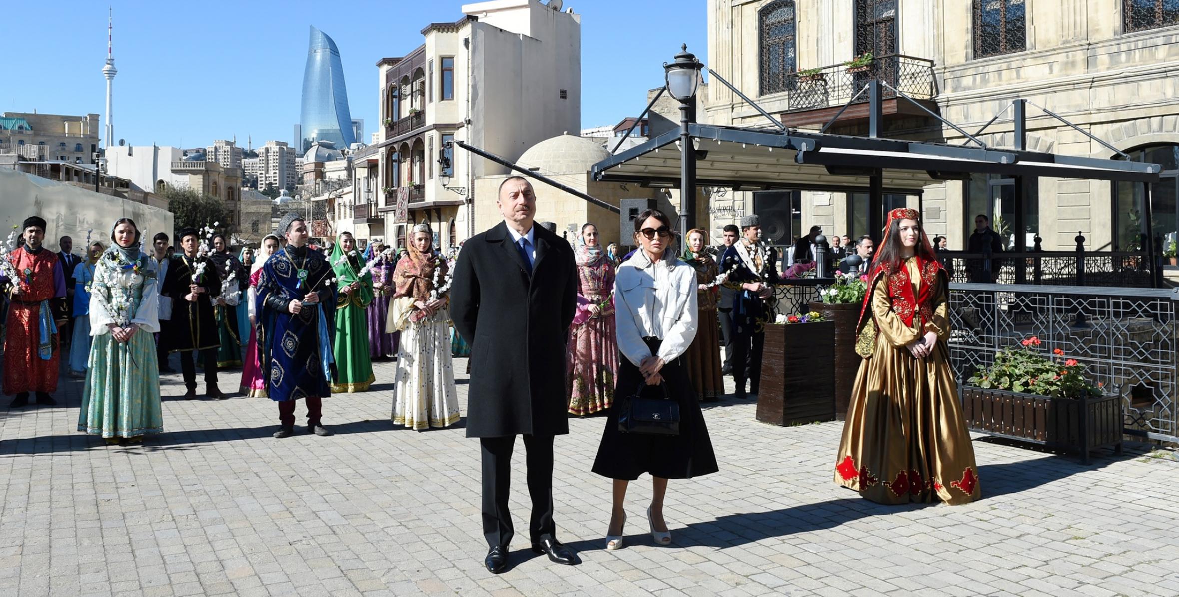 Ильхам Алиев принял участие в общенародном веселье по случаю Новруз байрамы