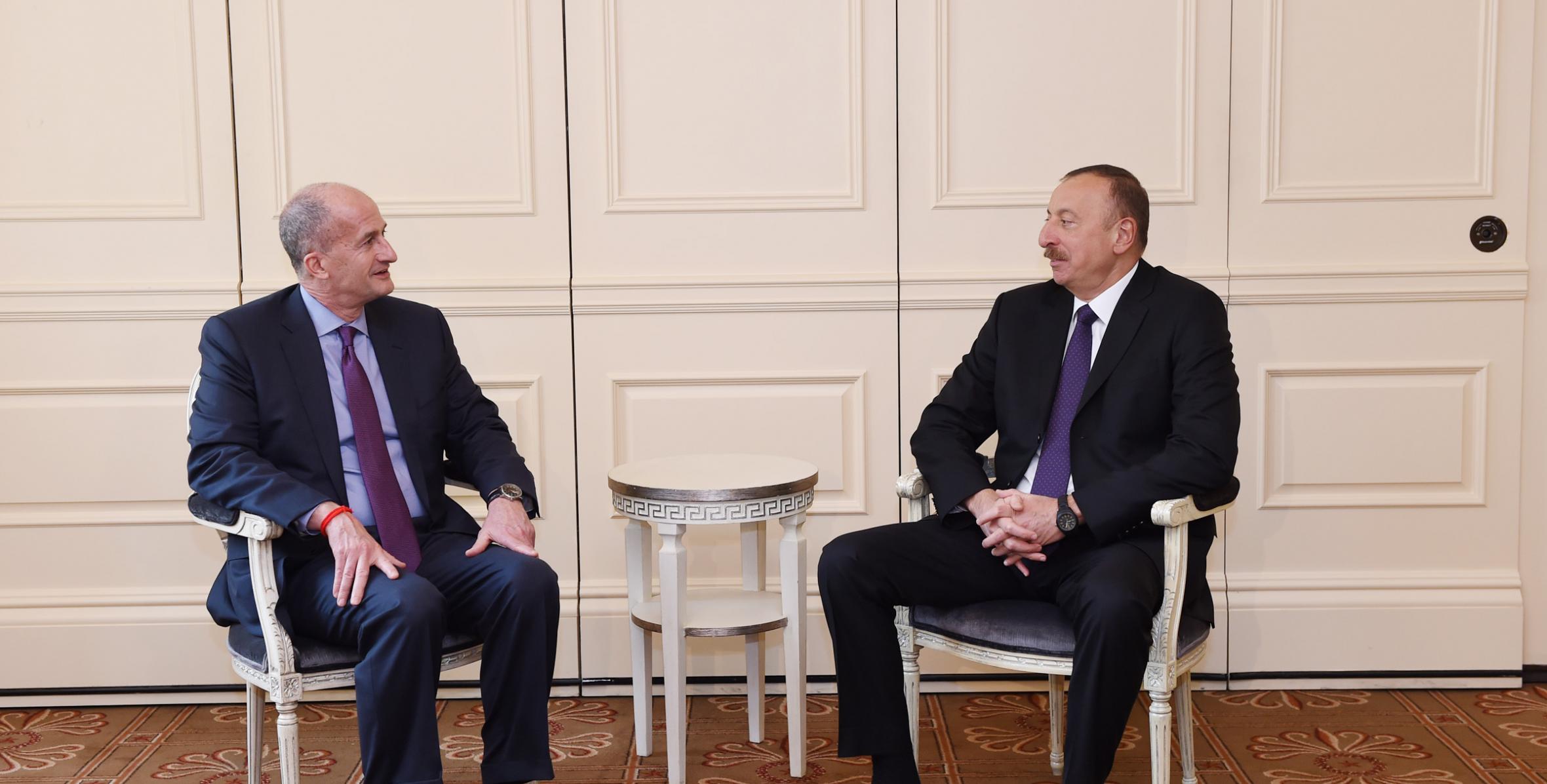 Ильхам Алиев встретился в Вашингтоне с вице-председателем американской компании General Electric Джоном Райсом