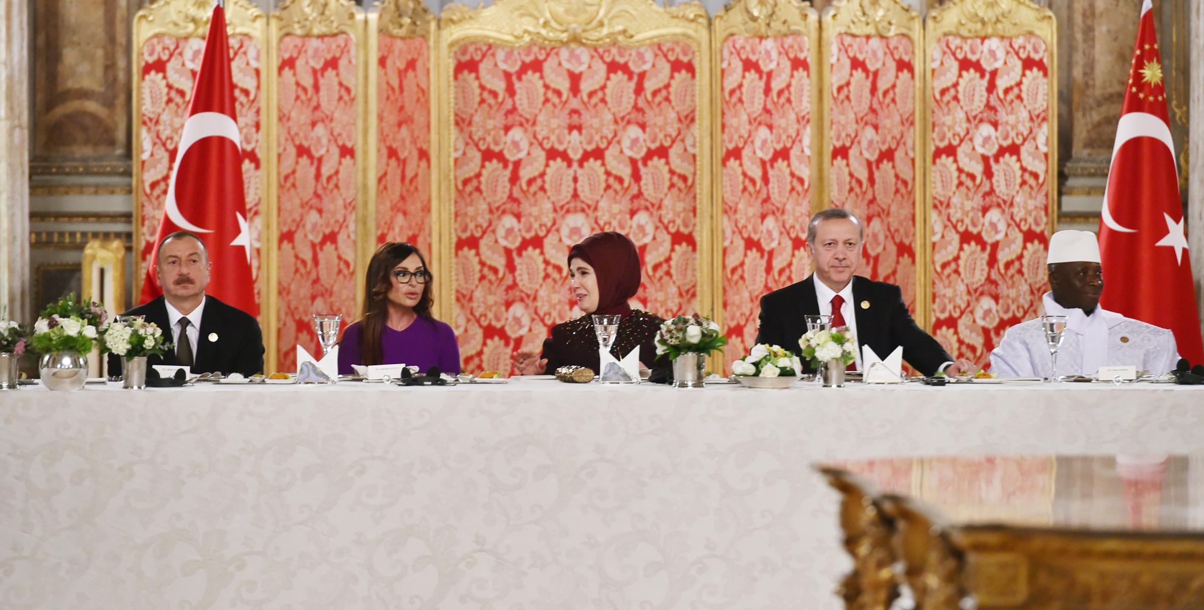 Был устроен прием в честь глав государств и правительств, принимающих участие в XIII Саммите Организации исламского сотрудничества