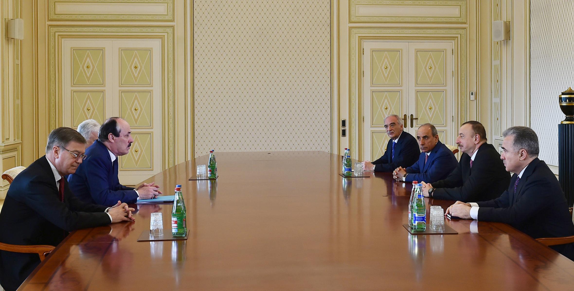 Ильхам Алиев принял делегацию под руководством главы Республики Дагестан Российской Федерации Рамазана Абдулатипова