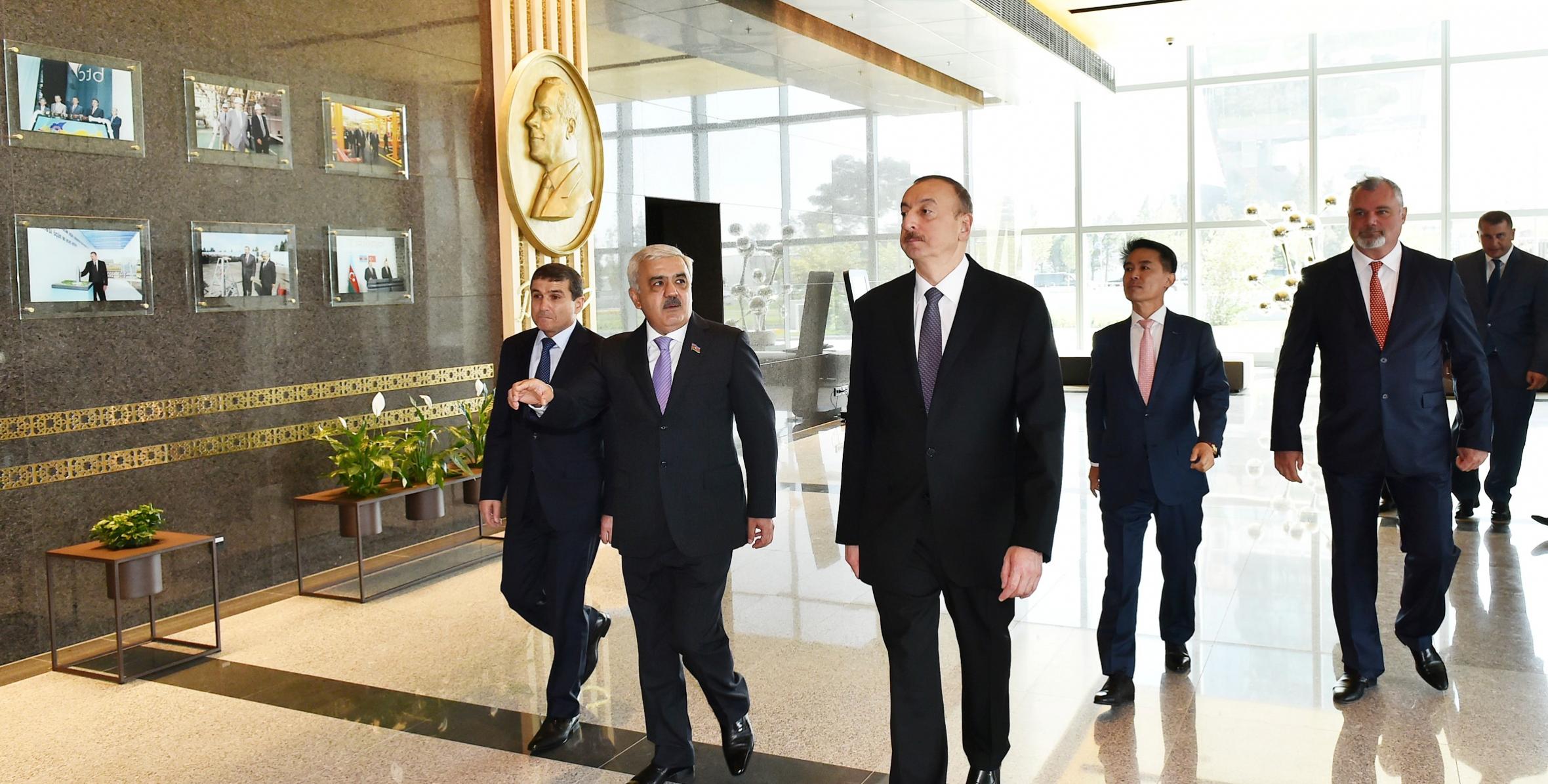 Ильхам Алиев принял участие с открытии нового административного здания Государственной нефтяной компании